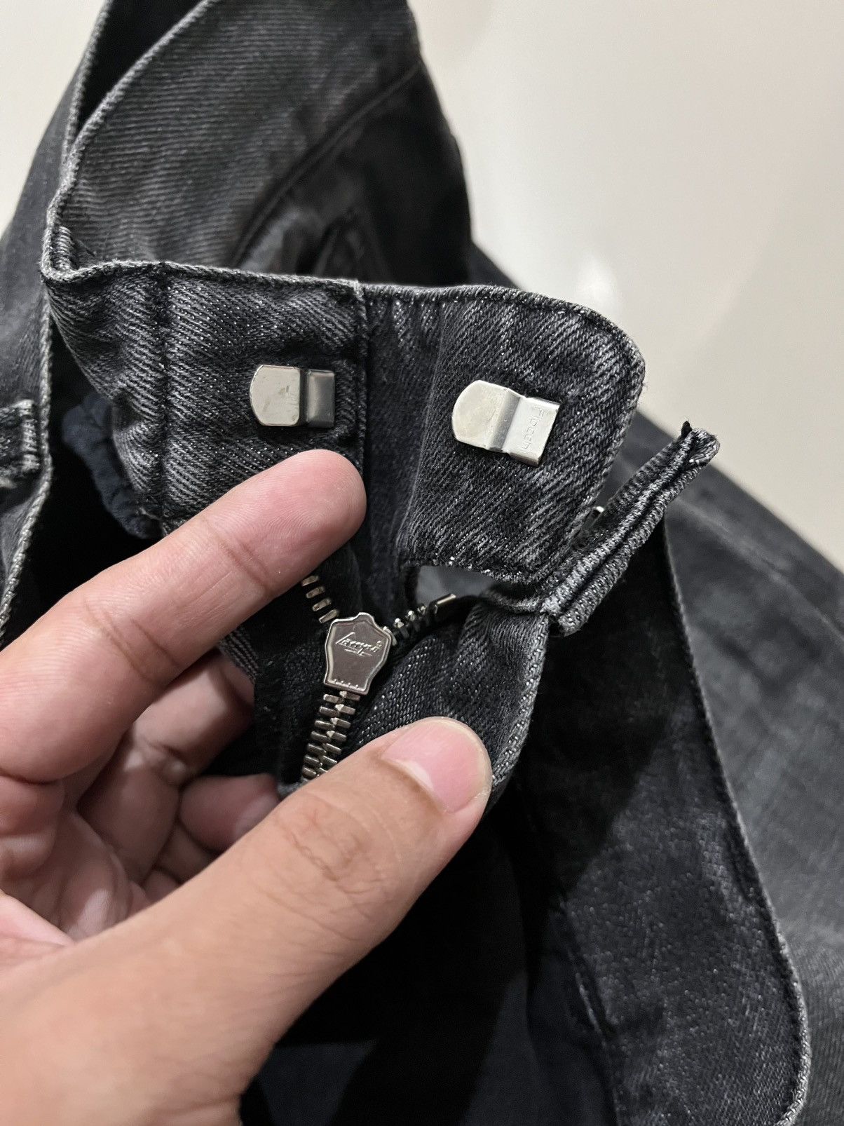 Balmain SS2011 BALMAIN BY DECARNIN EAGLE COIN SELVEDGE BIKER JEANS Size US 30 / EU 46 - 6 Thumbnail