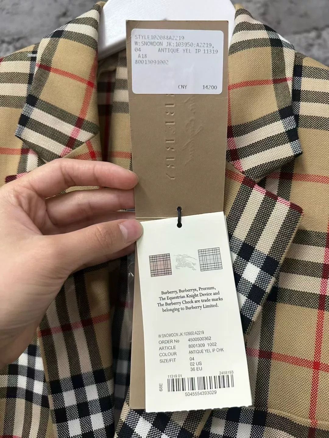 Burberry Burberry Khaki Red Plaid Blazer Size US 7 / EU 40 - 7 Thumbnail