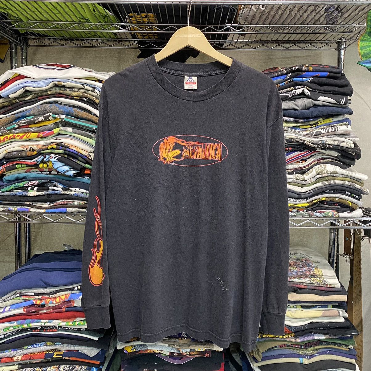 Metallica 1999 black and orange metallica flame print longsleeve Size US L / EU 52-54 / 3 - 1 Thumbnail