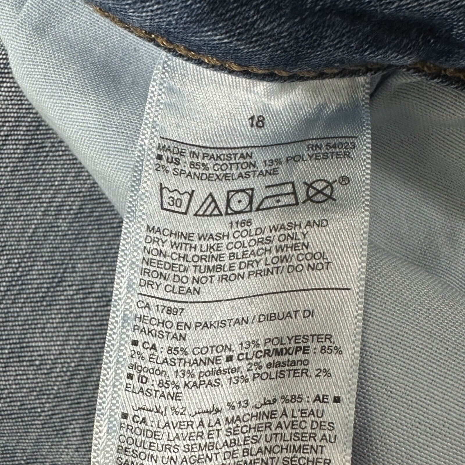 Old Navy Old Navy Rockstar 18 Skinny High Rise Ripped Jeans 36x28 Size 40" / US 18 - 6 Thumbnail