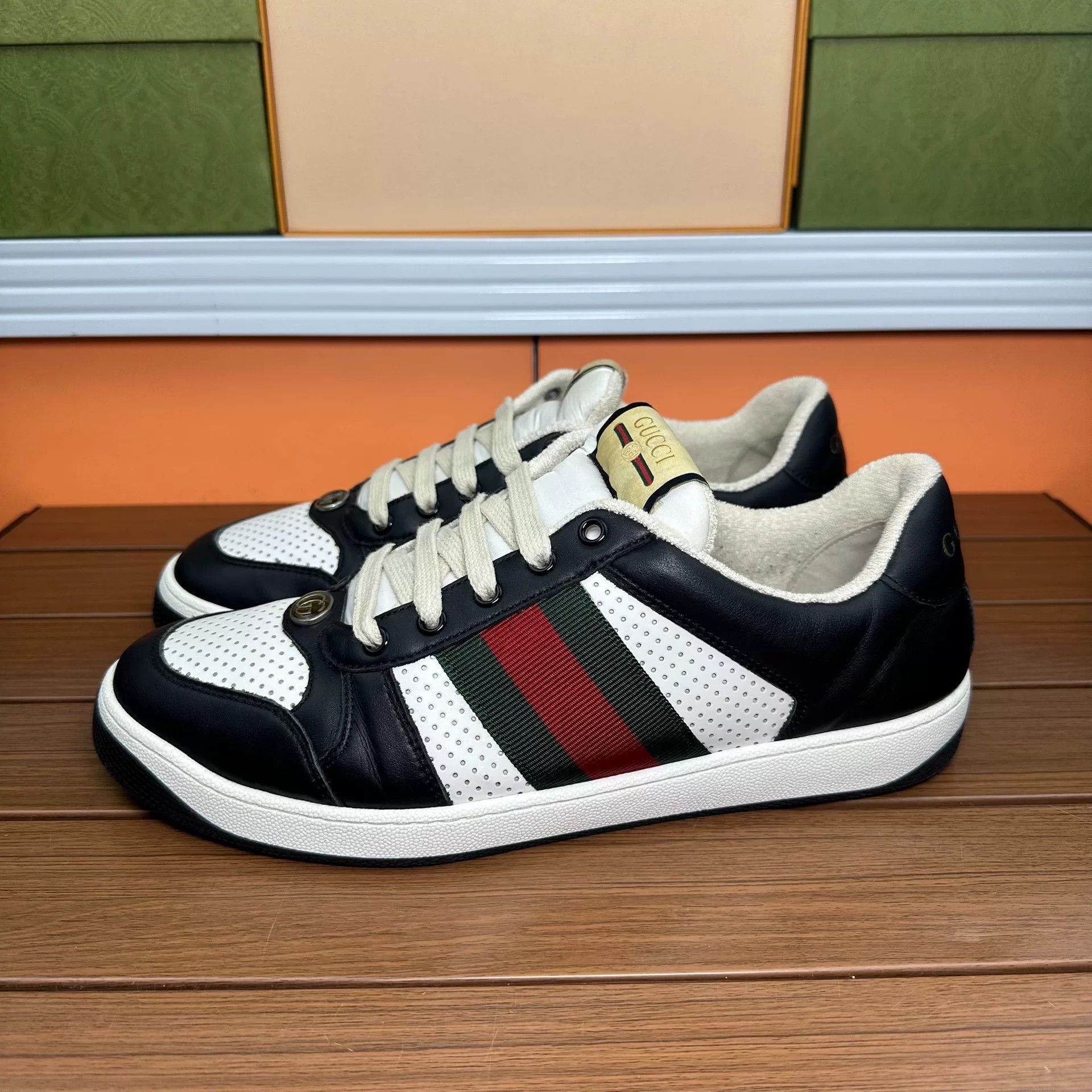 Gucci Gucci Black Lowtop Sneakers 10 Men Size US 10 / EU 43 - 1 Thumbnail