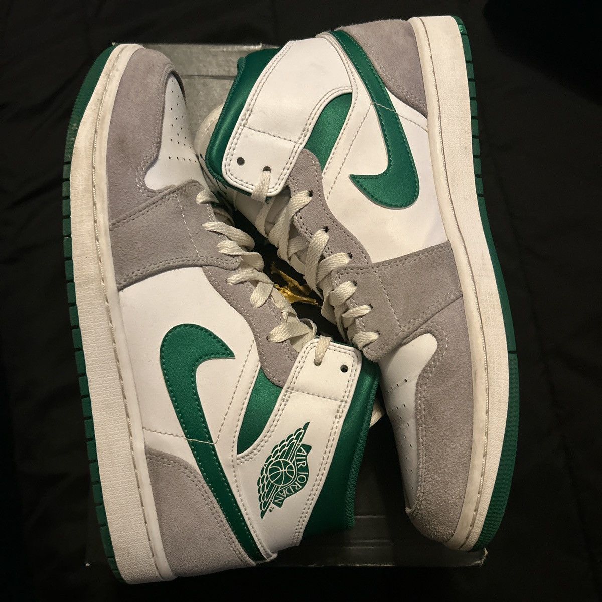 Jordan Brand Air Jordan 1 Mid SE Size US 10.5 / EU 43-44 - 3 Thumbnail