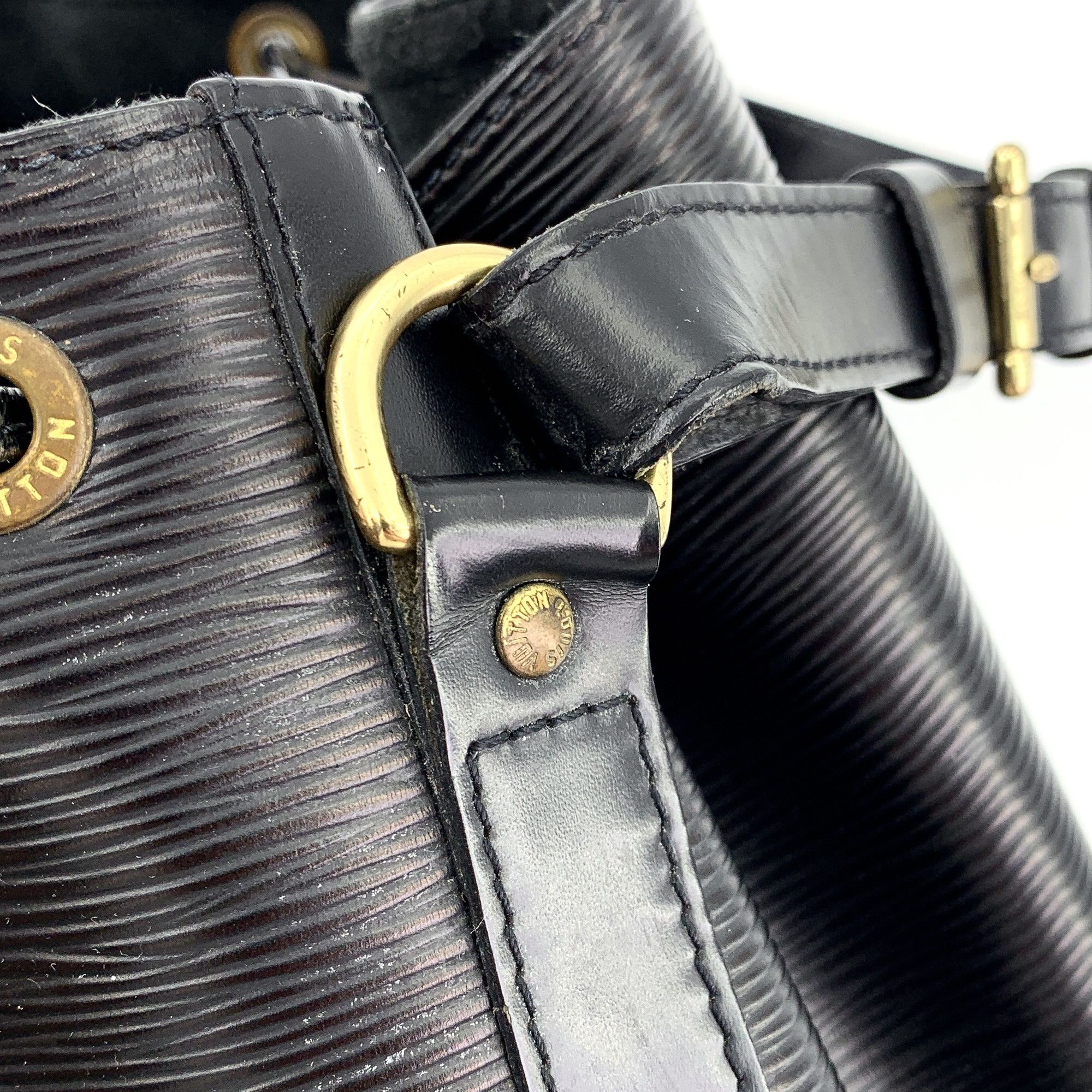 Louis Vuitton Louis Vuitton Epi Leather Bucket Bag – Black (25×18×27cm) Size ONE SIZE - 3 Thumbnail