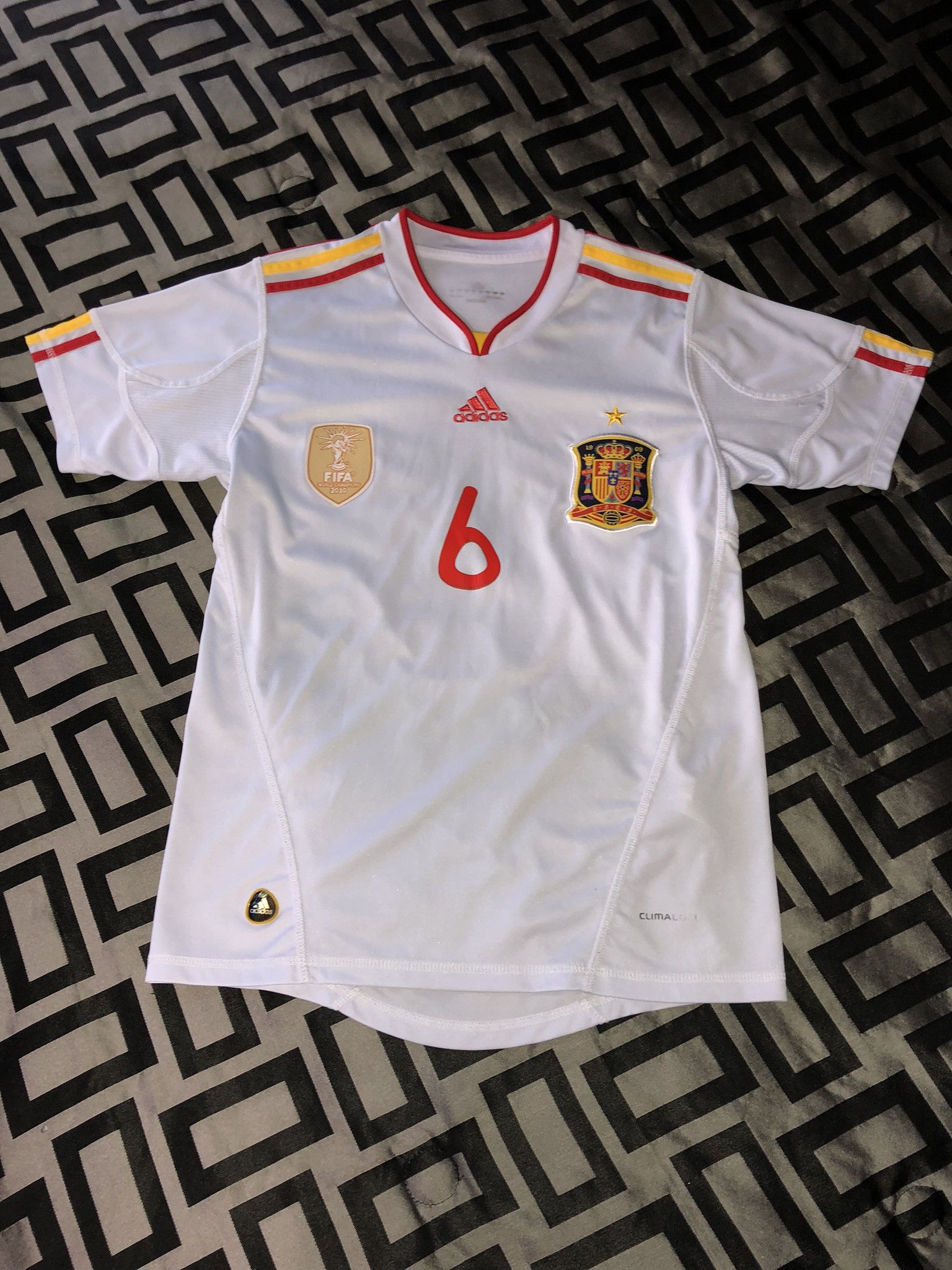 Adidas Adidas 2011 Spain Andres Iniesta Jersey Size US S / EU 44-46 / 1 - 2 Thumbnail
