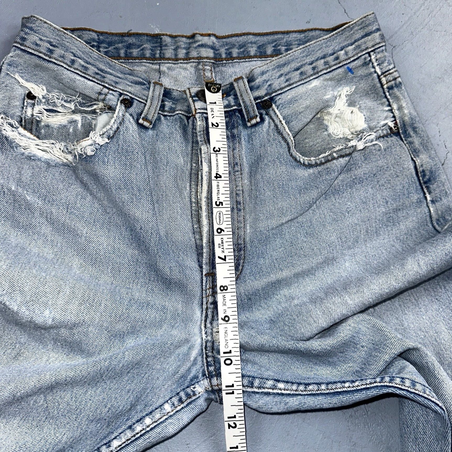 Levi's VINTAGE Levi's 501 Jeans 32x30 Blue Denim Cotton Regular Men 90s Straight 80s Light Wash Classic 28x30 Thrashed Style: Straight Size US 32 / EU 48 - 7 Thumbnail