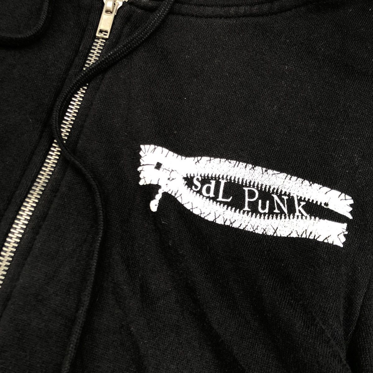 Japanese Brand Vintage Sexy Dynamite London Punk Zipphoodie Size XS / US 0-2 / IT 36-38 - 4 Thumbnail