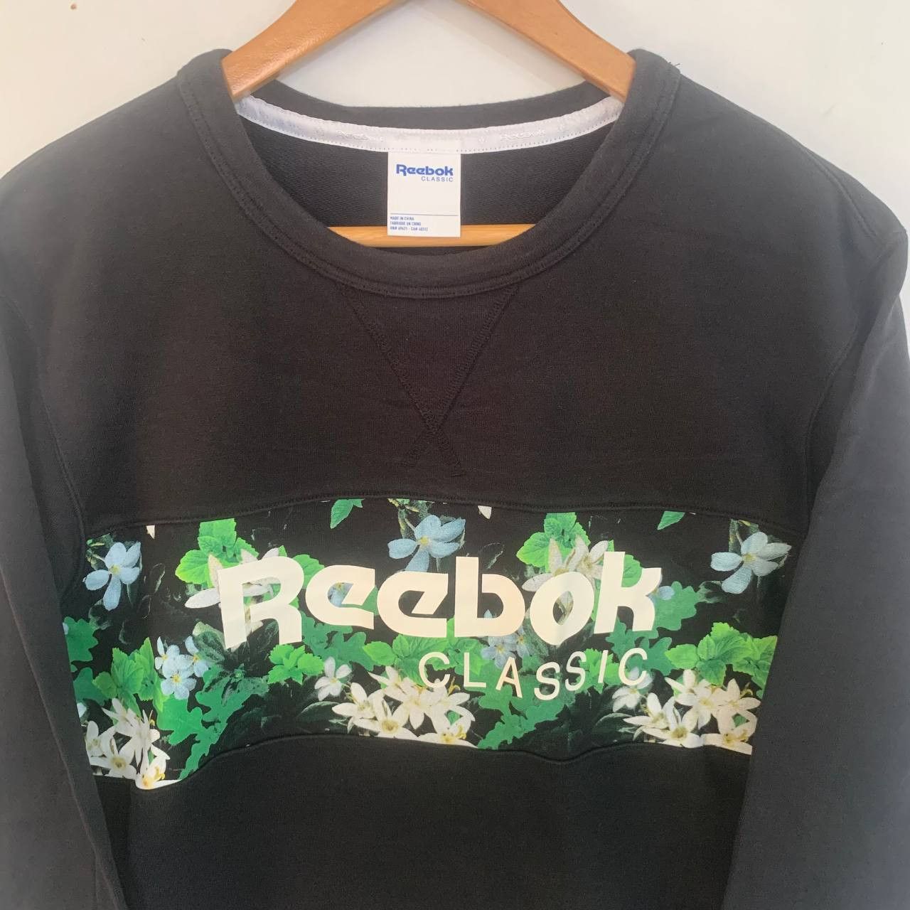 Reebok Vintage Reebok Sweatshirt Small Size Black Size US S / EU 44-46 / 1 - 3 Thumbnail
