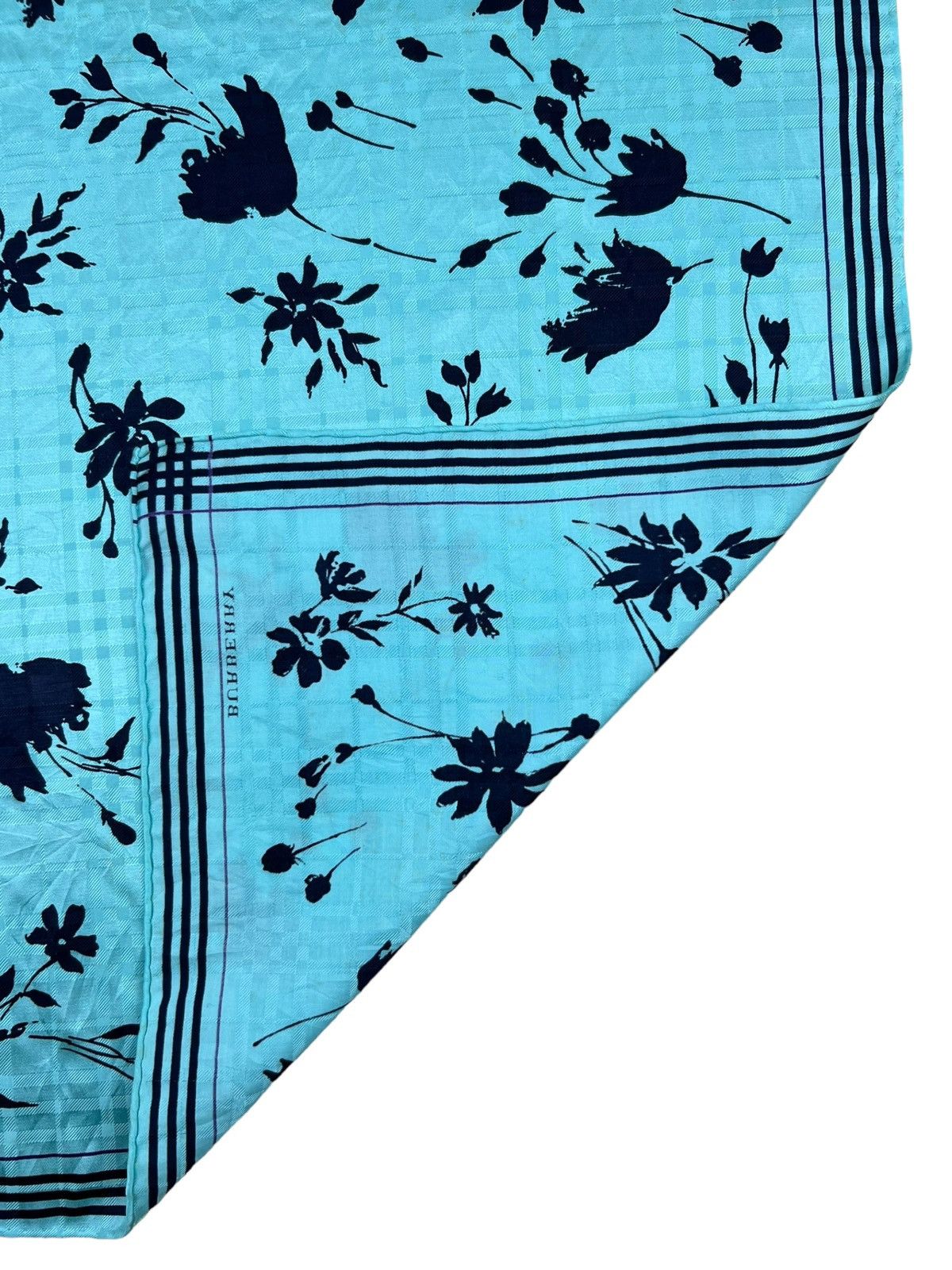 Burberry Burberry Handkerchief Neckerchief Bandana Pocketsquare Size ONE SIZE - 4 Thumbnail