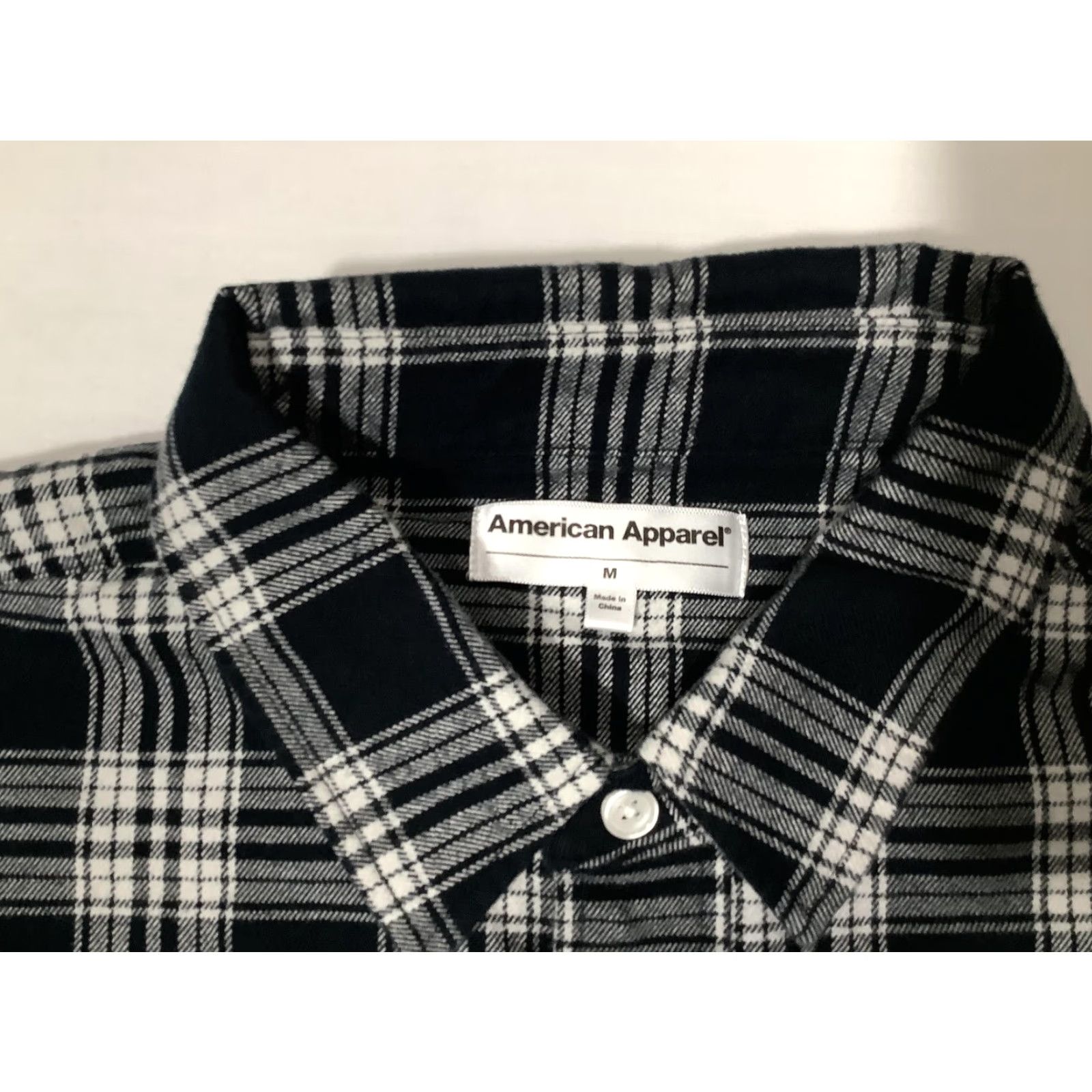 American Apparel VINTAGE? No. American Apparel Shirt Mens Medium Black White Plaid Flannel Button Long Sleeve Size US M / EU 48-50 / 2 - 6 Thumbnail