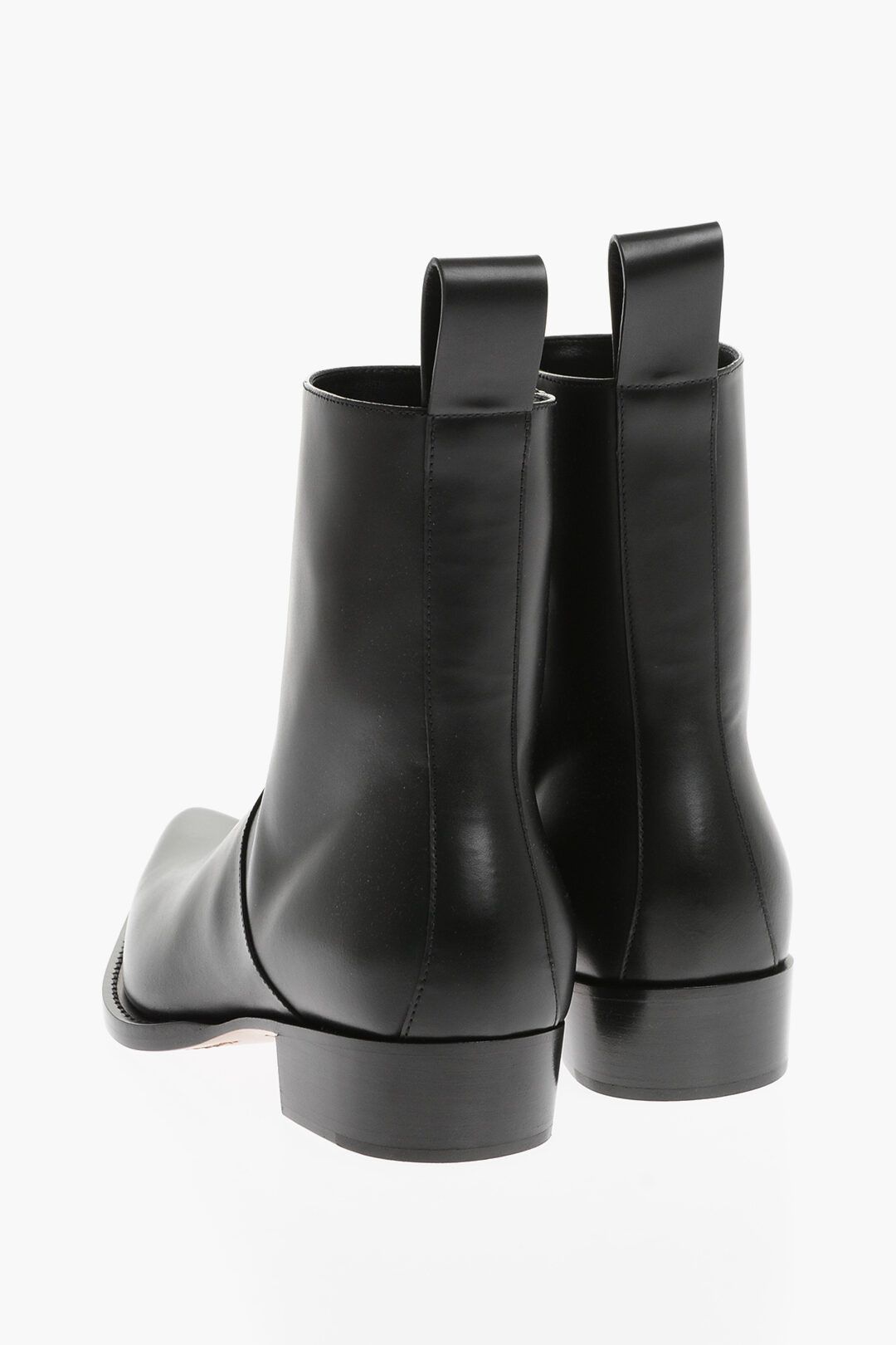 og1mm0424 Pointed Leather Boots in Black