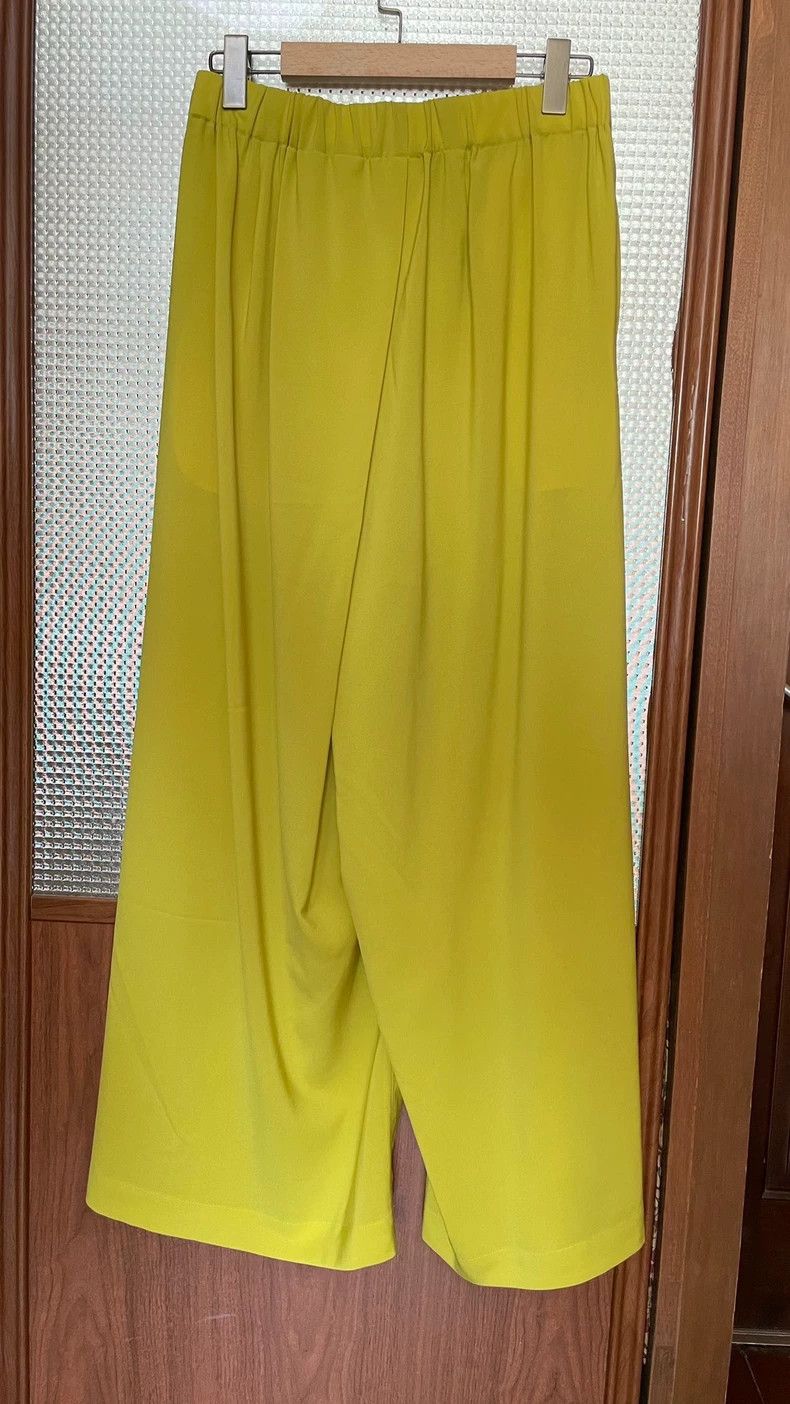 Issey Miyake Issey Miyake size:3 Yellow pleated wide-leg pants Size 28" / US 6 / IT 42 - 2 Thumbnail