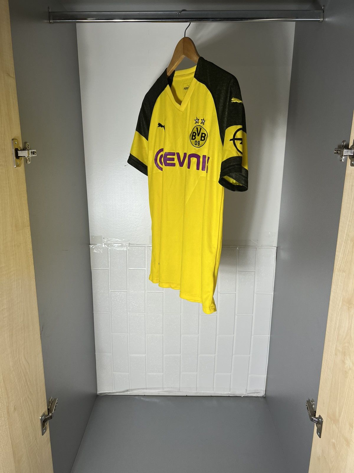 Puma VINTAGE PUMA FC BORUSSIA DORTMUND GERMANY SOCCER JERSEY RETRO Y2K 90s Size US S / EU 44-46 / 1 - 9 Thumbnail