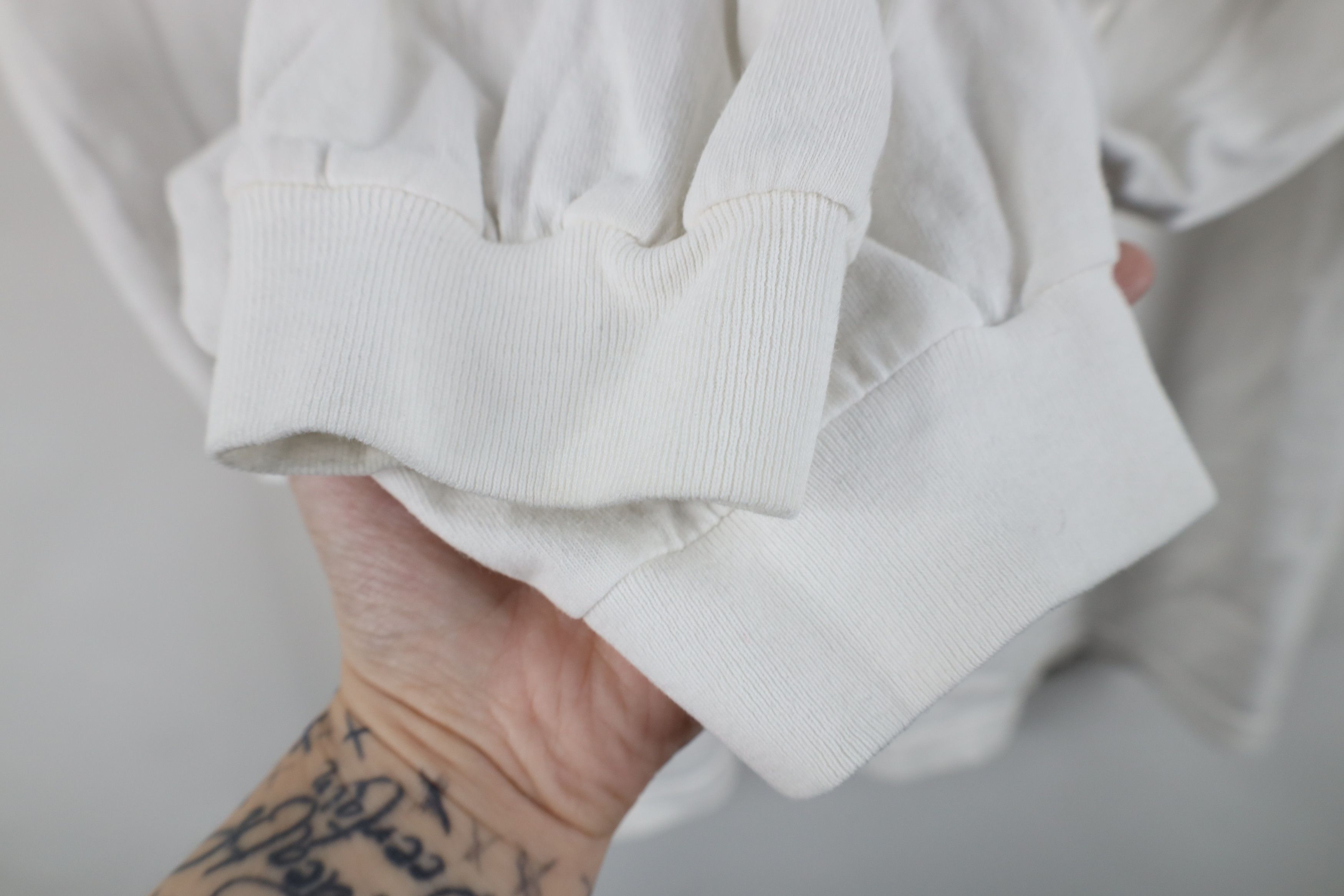 Vintage Vintage 90s Johnson and Johnson Long Sleeve T-Shirt White Size US XL / EU 56 / 4 - 7 Thumbnail