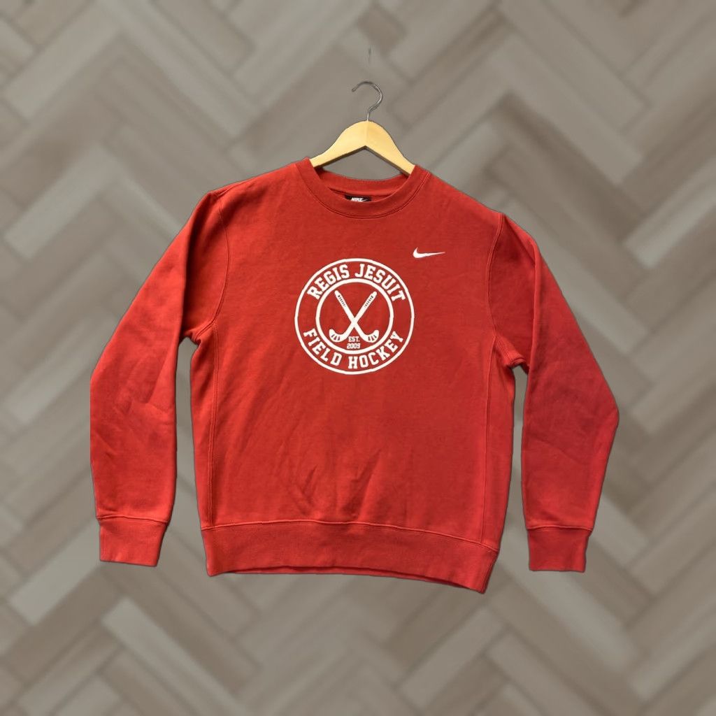 Nike VINTAGE Nike Men’s Sweatshirt Red S Unisex Adults Hockey Pullover Winter Regis Jesuit Field Hockey /0156 Size US S / EU 44-46 / 1 - 1 Thumbnail