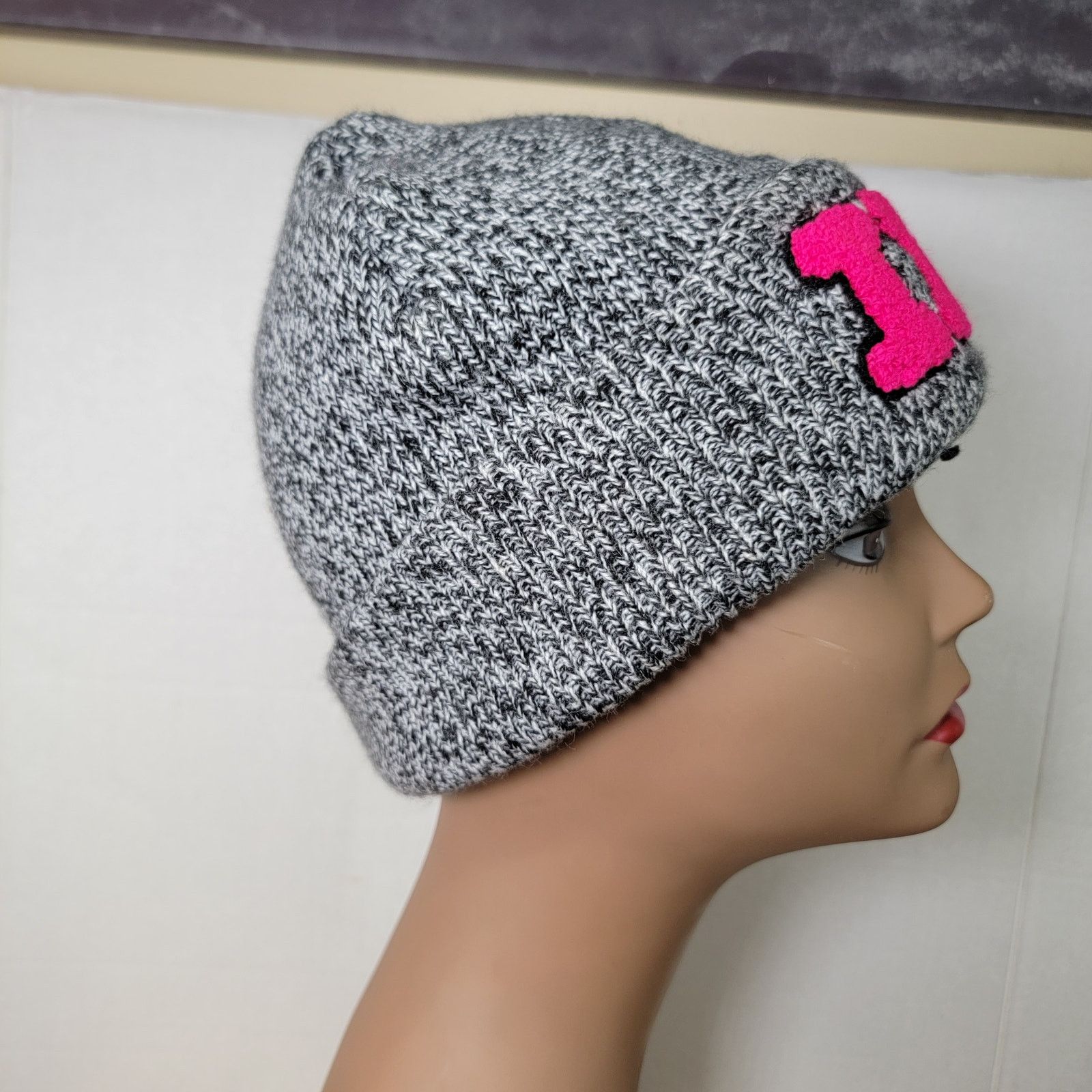Other Unisex Grey Beanie w/ Pink Letters "IDK" - One Size Size ONE SIZE - 5 Thumbnail
