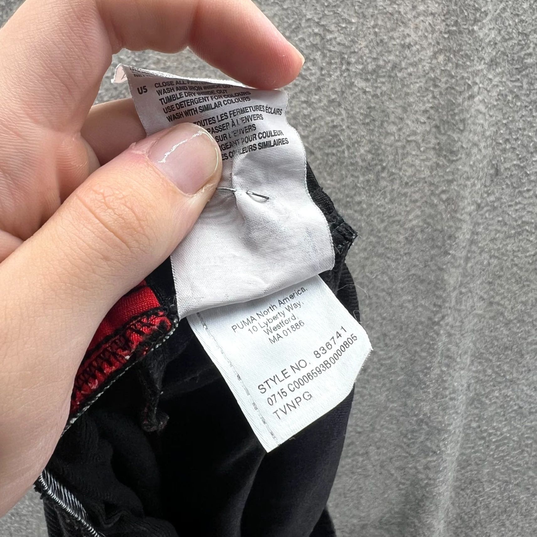 Puma VINTAGE Puma Pants Mens XL Black Red Stripe Athletic Track Polyester Logo Size US 36 / EU 52 - 3 Thumbnail