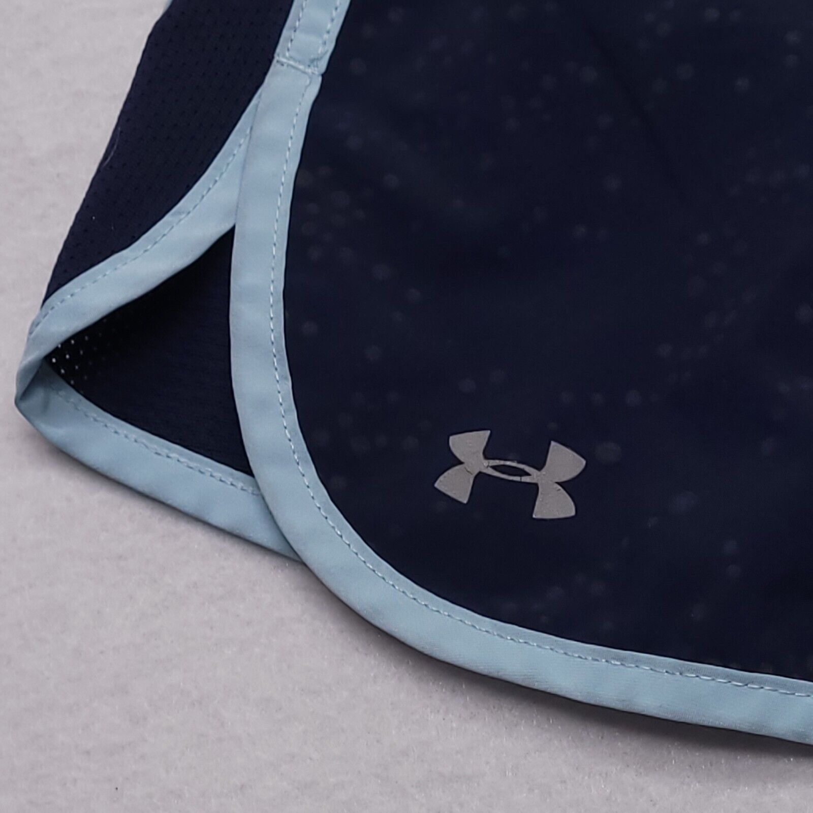 Under Armour Under Armour Athletic Shorts Womens Size Extra Small XS Blue Size 26" / US 2 / IT 38 - 4 Thumbnail