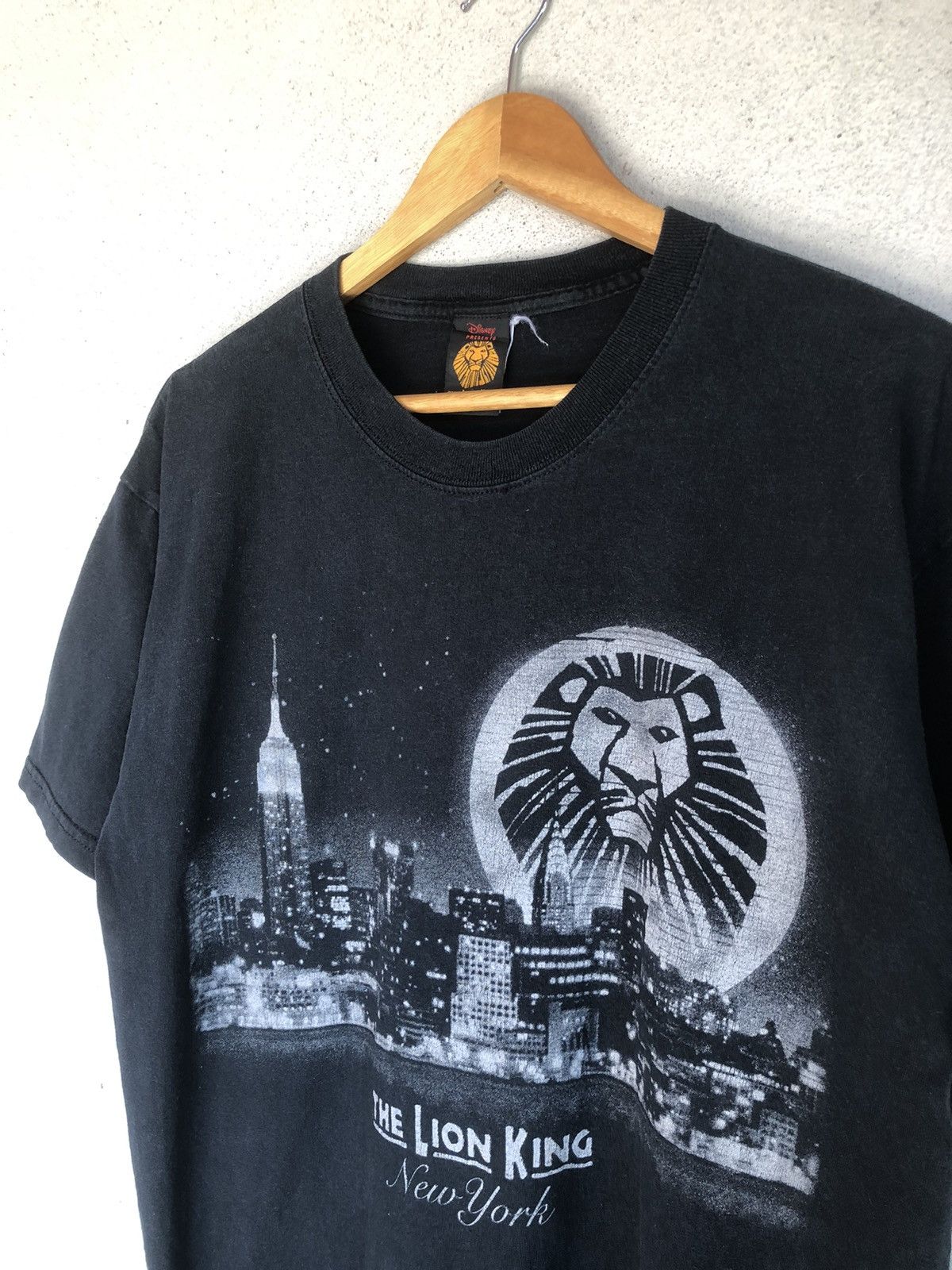 Vintage Vintage Y2K Disney The Lion King New York Movie Tee Size US L / EU 52-54 / 3 - 3 Thumbnail