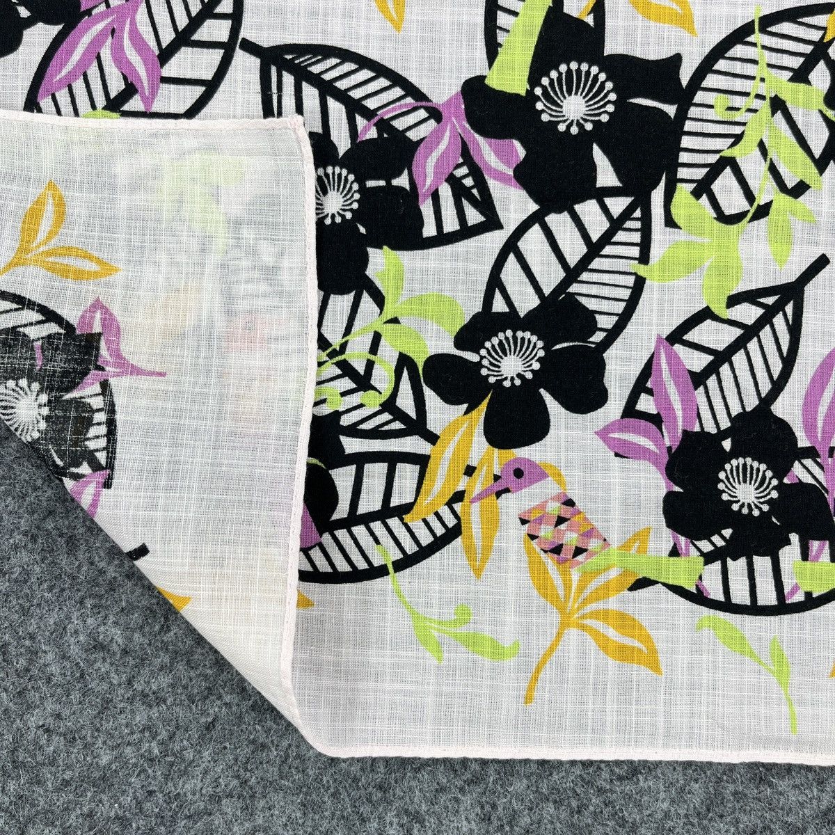 Anna Sui Anna Sui Handkerchief / Bandana / Neckerchief B1347 Size ONE SIZE - 3 Thumbnail