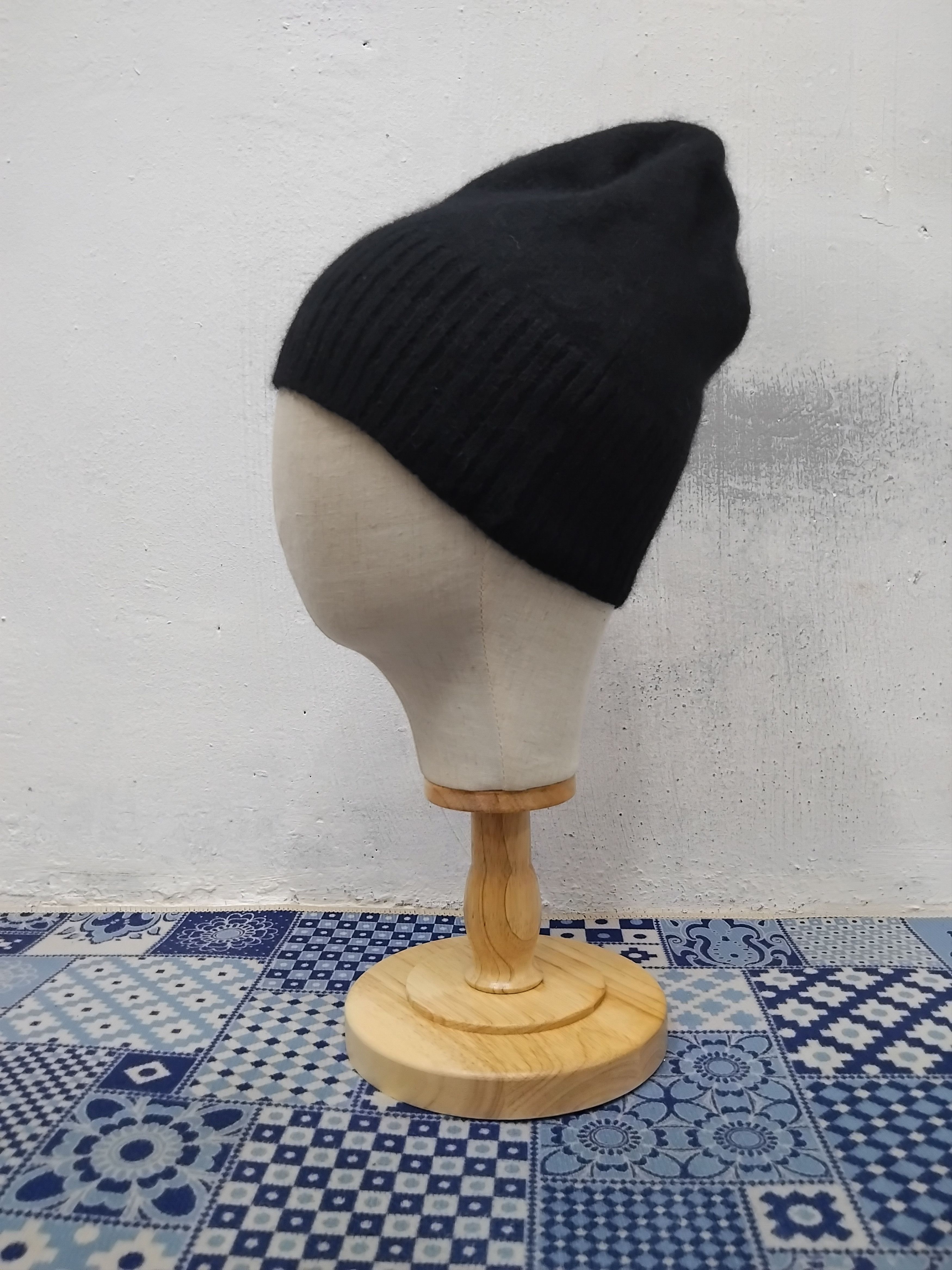 Japanese Brand 💥Uniqlo Japanese brand black colour beanie hat Size ONE SIZE - 4 Thumbnail