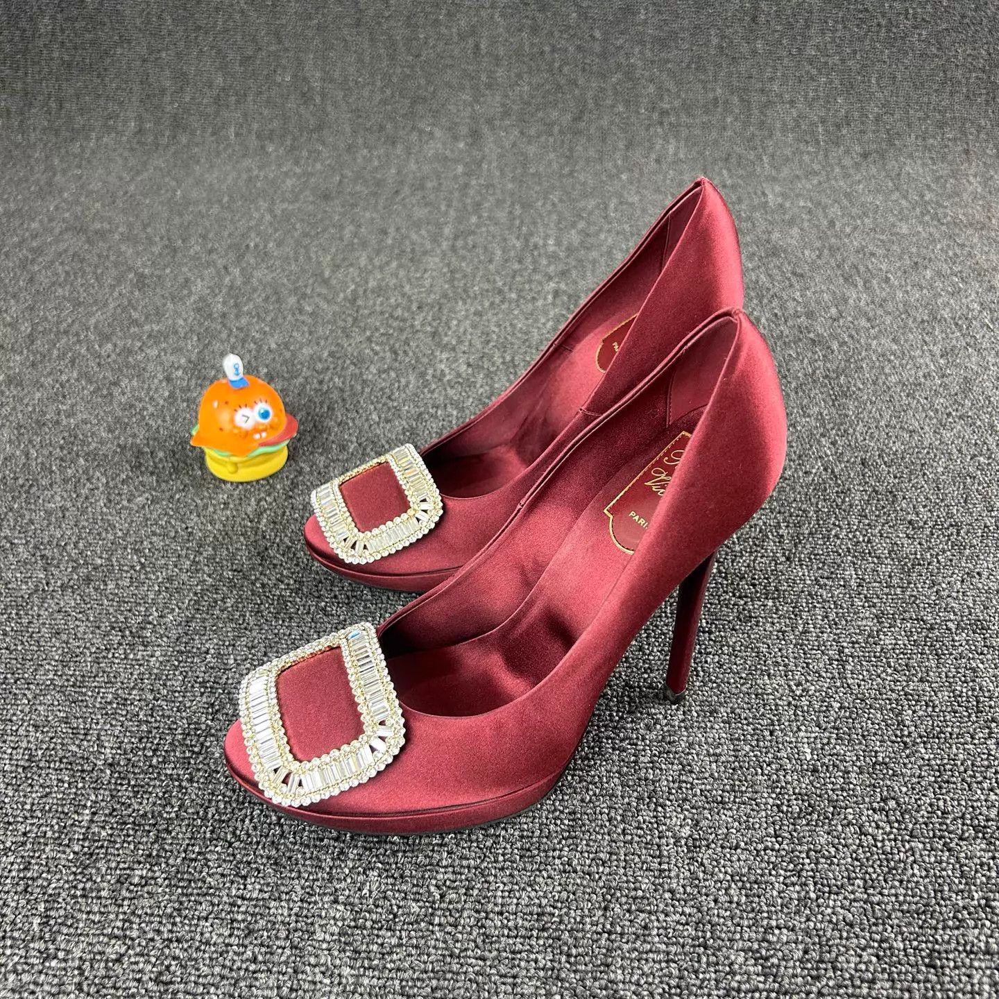 Roger Vivier Roger Vivier Burgundy Satin Crystal Buckle Pumps 36.5 Size US 6 / IT 36 - 1 Thumbnail