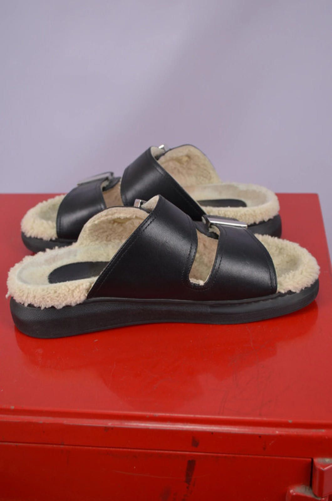Alexander McQueen Alexander McQueen hybrid Shearling Womens Sandal Size 39 Size US 8 / IT 38 - 9 Thumbnail