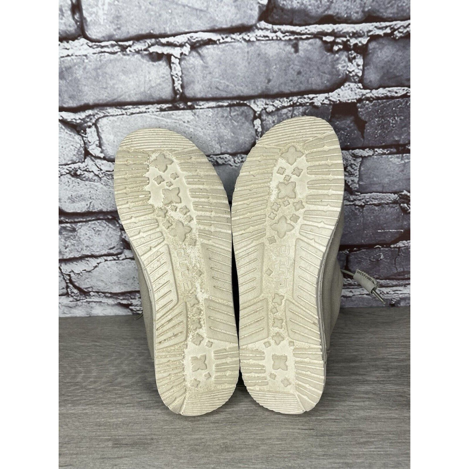 Other Hey Dude Wendy Grey Canvas Fabric Lace Lightweight Sneakers Size US 7 / IT 37 - 8 Thumbnail