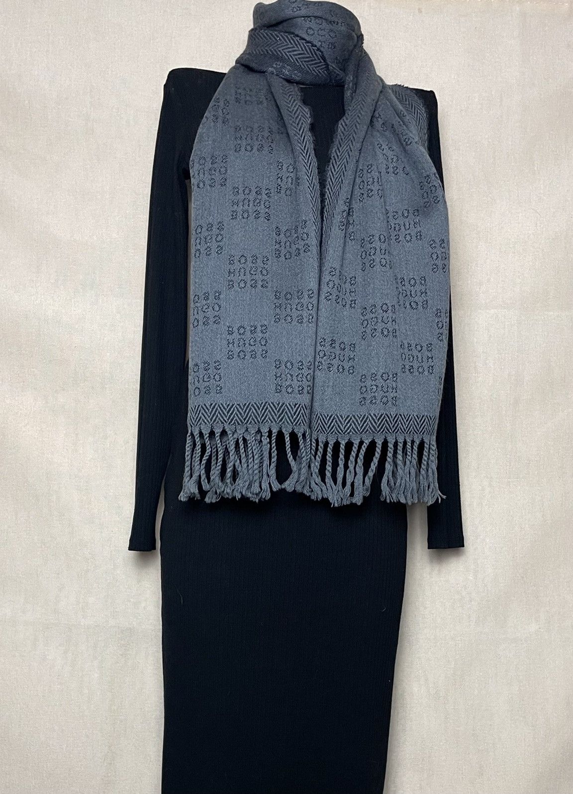 Hugo Boss Hugo Boss wool gray logo scarf Size ONE SIZE - 7 Thumbnail