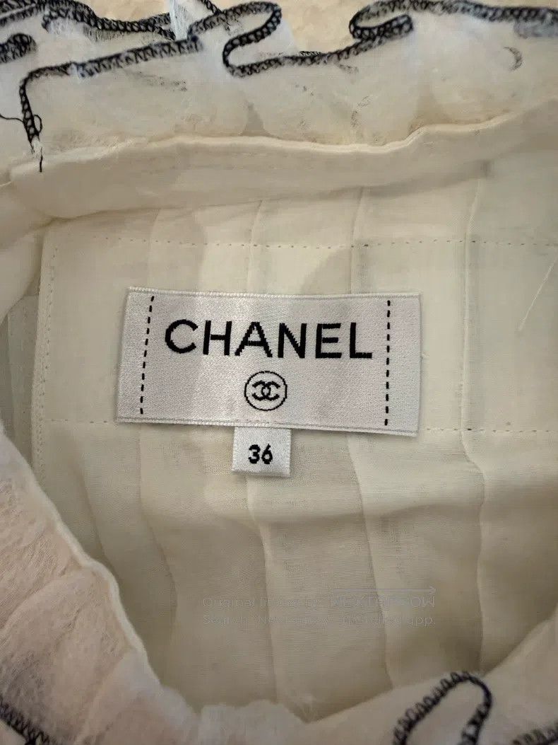 Chanel Chanel 17S Data Centre Show White Vertical Striped Pleated Size XS / US 0-2 / IT 36-38 - 3 Thumbnail