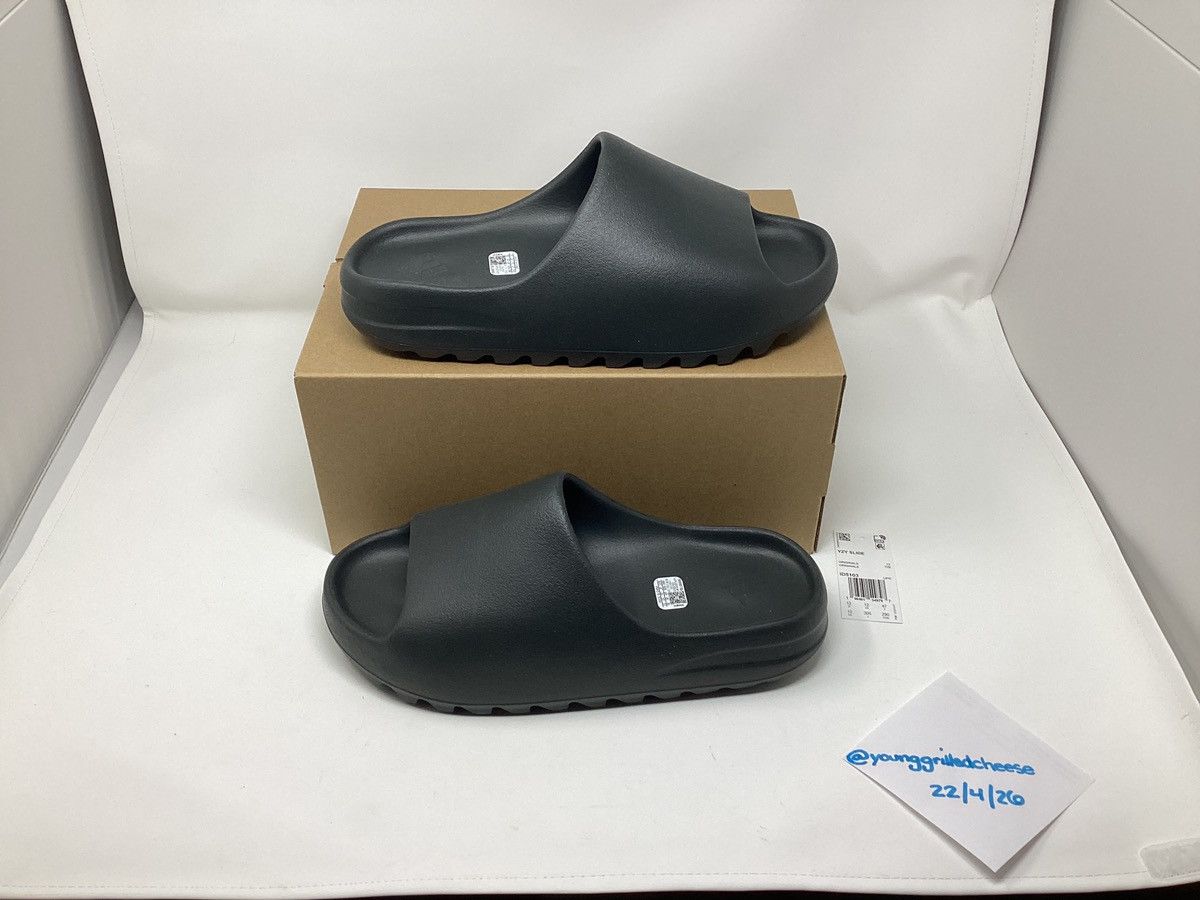 Yeezy YEEZY YZY Slides Dark Onyx Slide Size US 12 / EU 45 - 3 Thumbnail