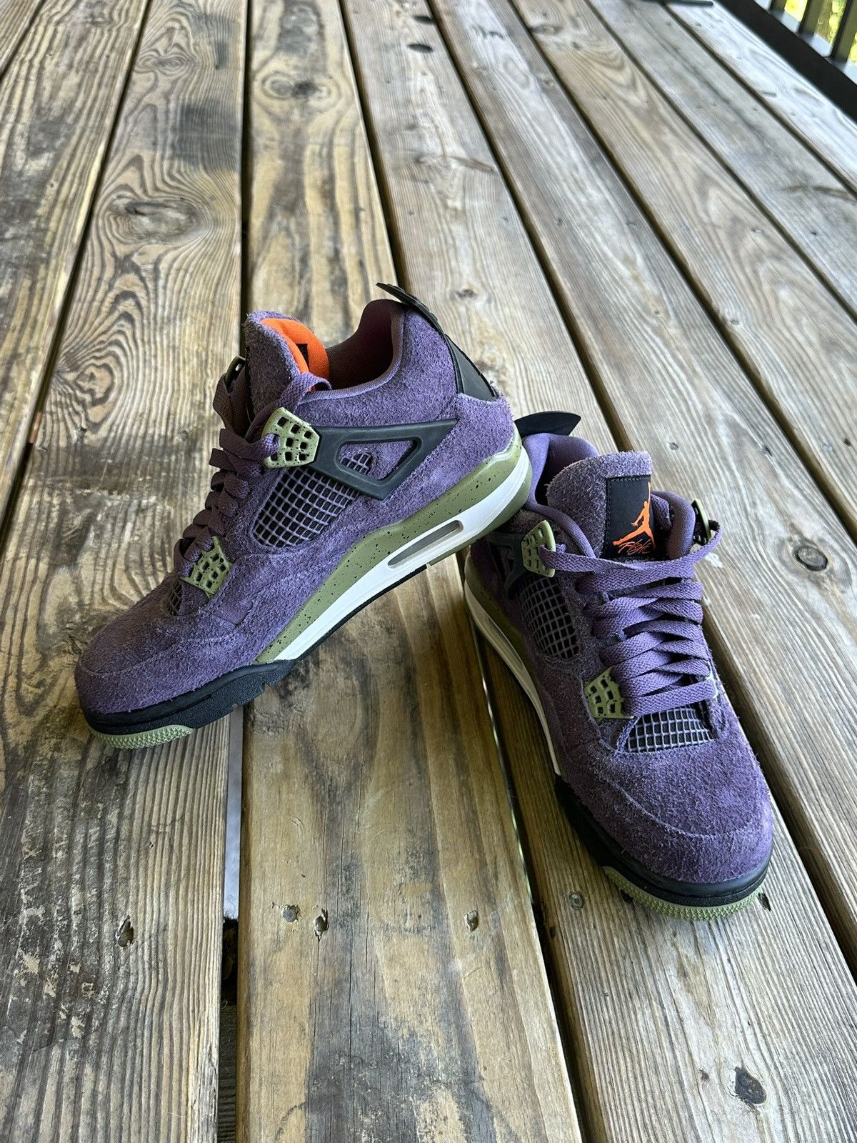 Nike NIKE AIR JORDAN 4 RETRO MID CANYON PURPLE Size US 7.5 / IT 37.5 - 1 Thumbnail