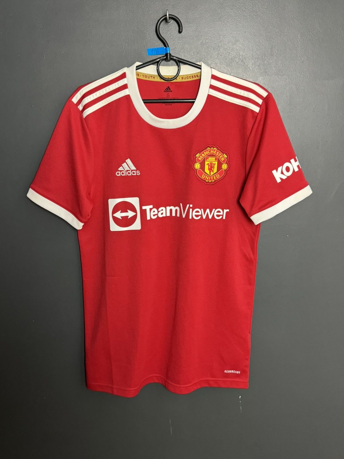 Adidas Manchester United 21/22 Home Ronaldo Football Jersey Size US S / EU 44-46 / 1 - 2 Thumbnail