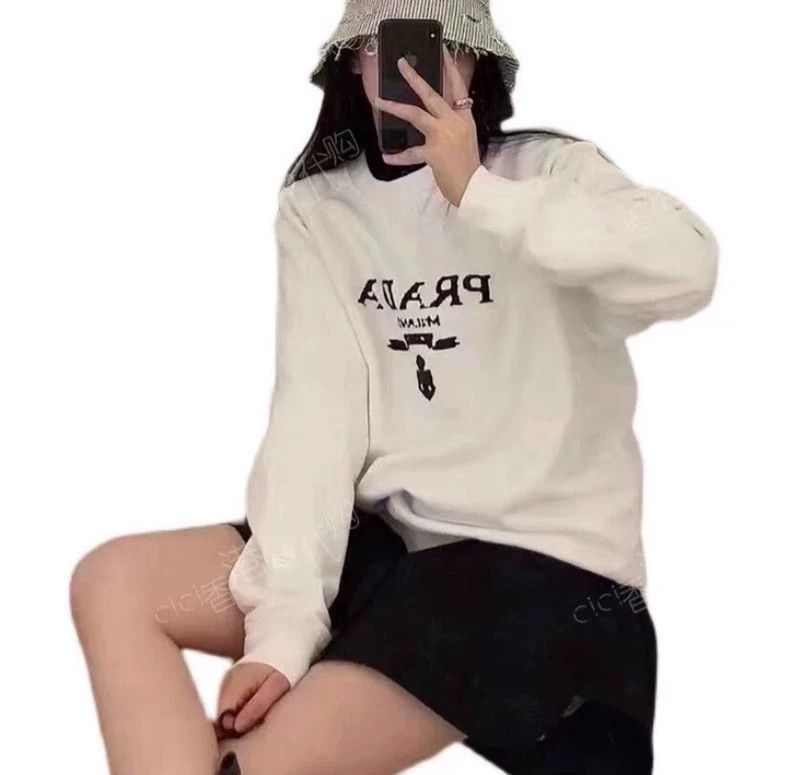 Prada Prada White logo letter pattern cotton round neck long slee Size US XS / EU 42 / 0 - 9 Thumbnail