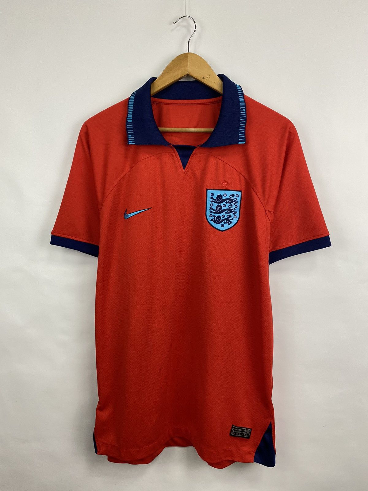 Nike 🏴󠁧󠁢󠁥󠁮󠁧󠁿 Nike England Soccer Jersey T-Shirt Rare Retro Hype Y2K Size US XL / EU 56 / 4 - 2 Thumbnail