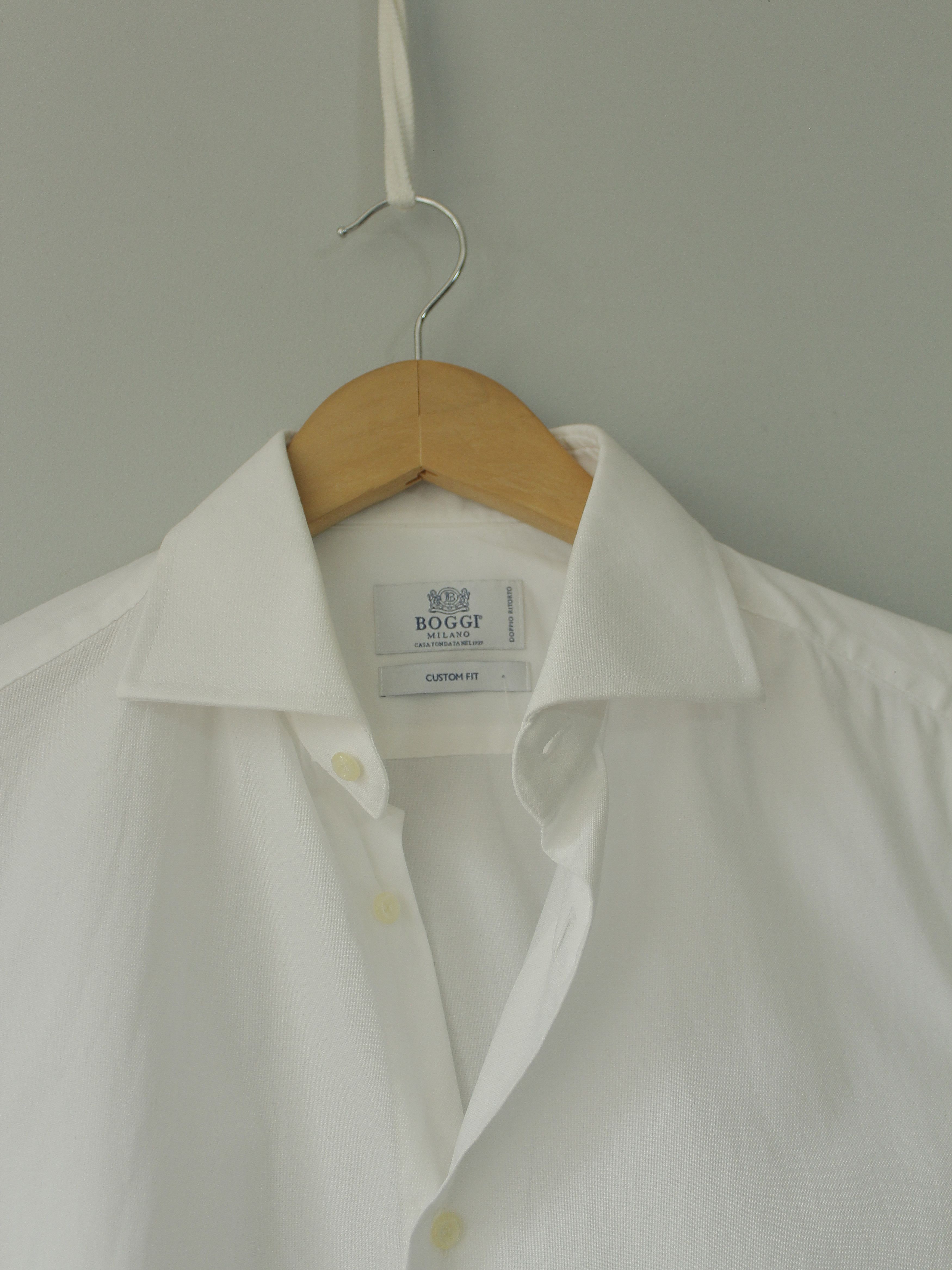 Boggi Boggi Custom Fit Button Up shirt White holes for cufflinks Size US S / EU 44-46 / 1 - 9 Thumbnail