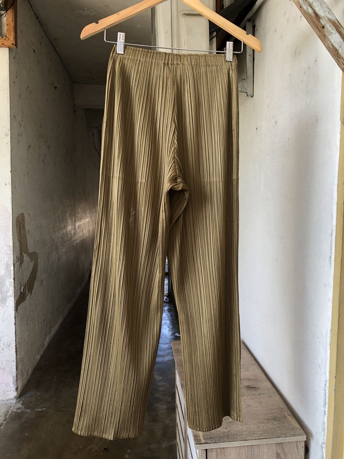 Pleats Please Issey Miyake Pleats Pleas Issey Miyake Pants Size 28" / US 6 / IT 42 - 2 Thumbnail
