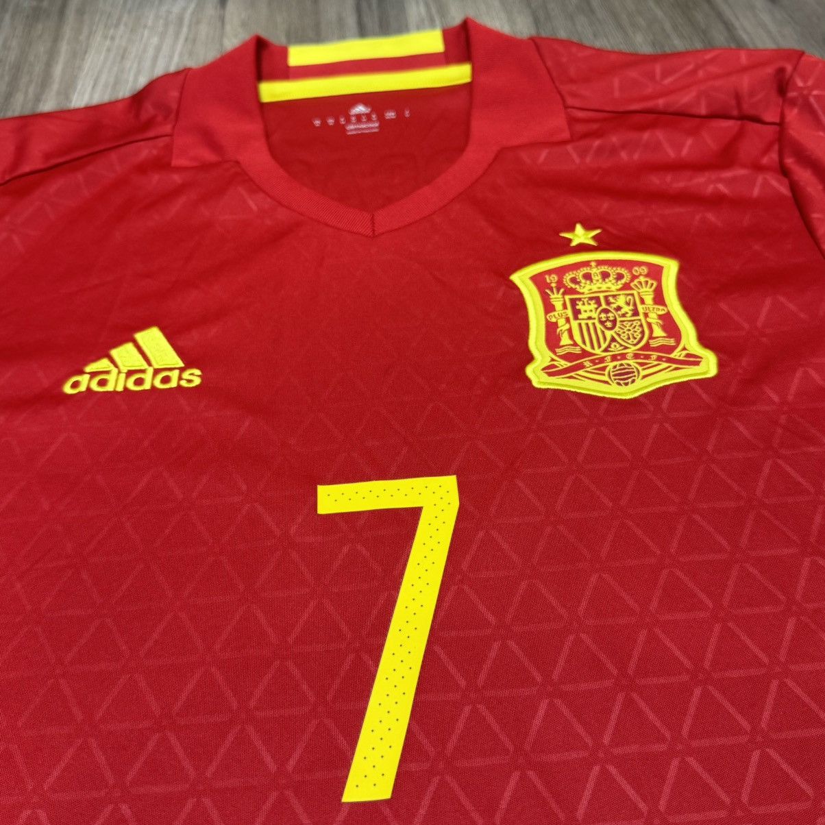 Adidas Spain 15/16 home shirt #7 Morata Size US M / EU 48-50 / 2 - 3 Thumbnail