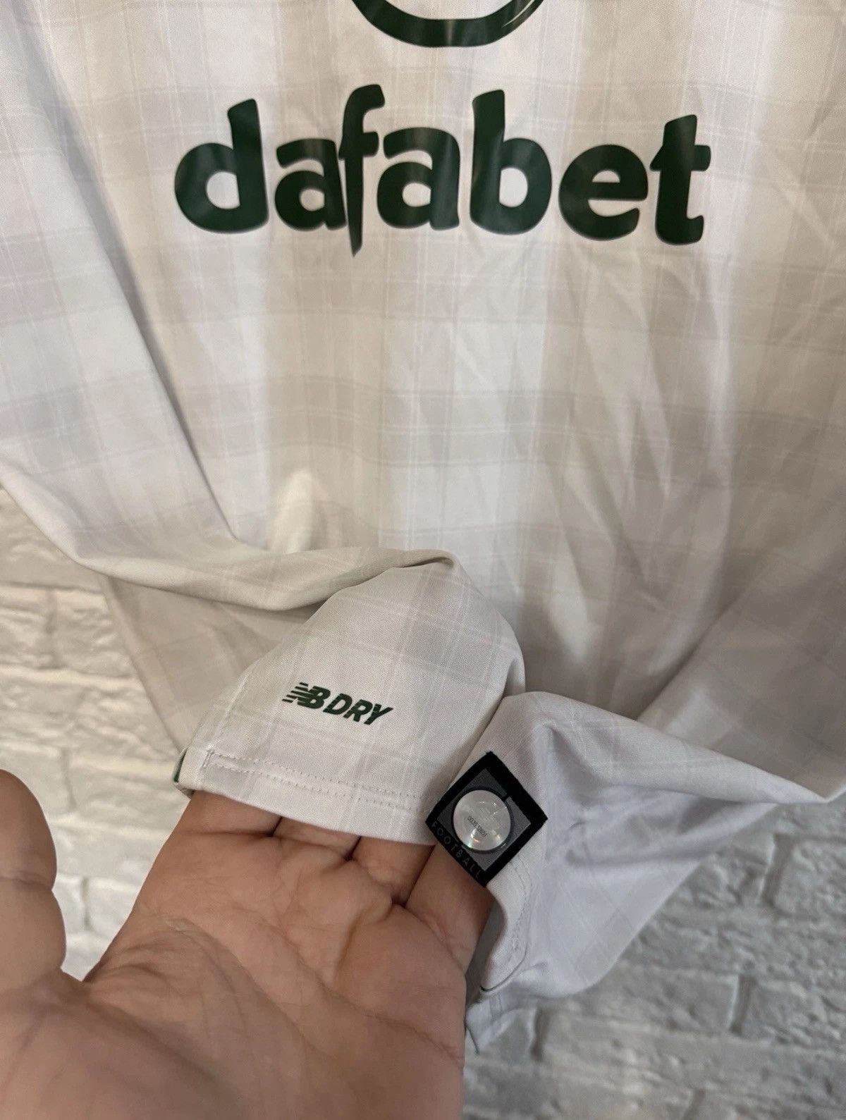 New Balance New Balance Celtic 18/19 Away Jersey Magners Sz M Size US M / EU 48-50 / 2 - 5 Thumbnail