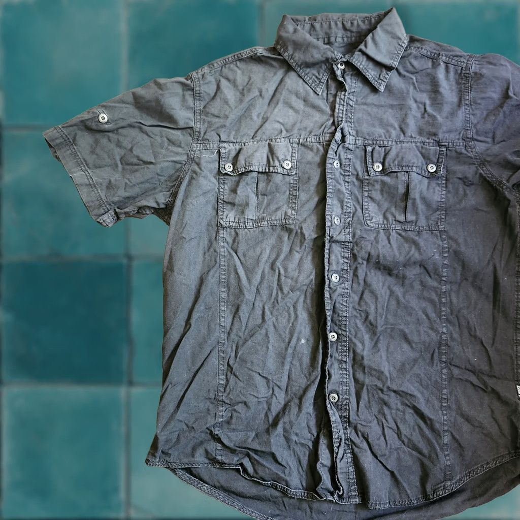 Denime Paper Denim & Cloth Black Short Sleeve Button Up Dress Shirt M Mens Regular Cotton Denim Stains Summer Casual Business 90s? Size 40R - 1 Thumbnail