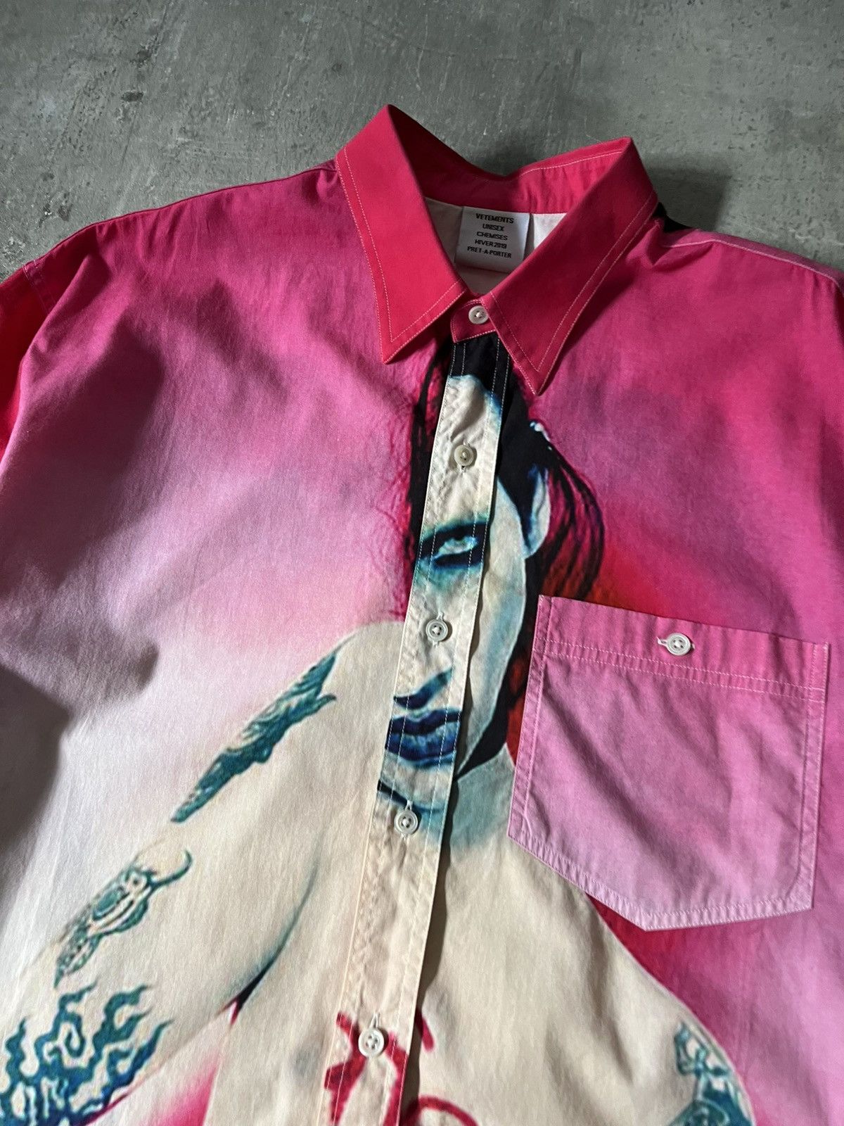 Vetements Vetements A/W 2018 Marilyn Manson button up shirt pink Size US L / EU 52-54 / 3 - 5 Thumbnail