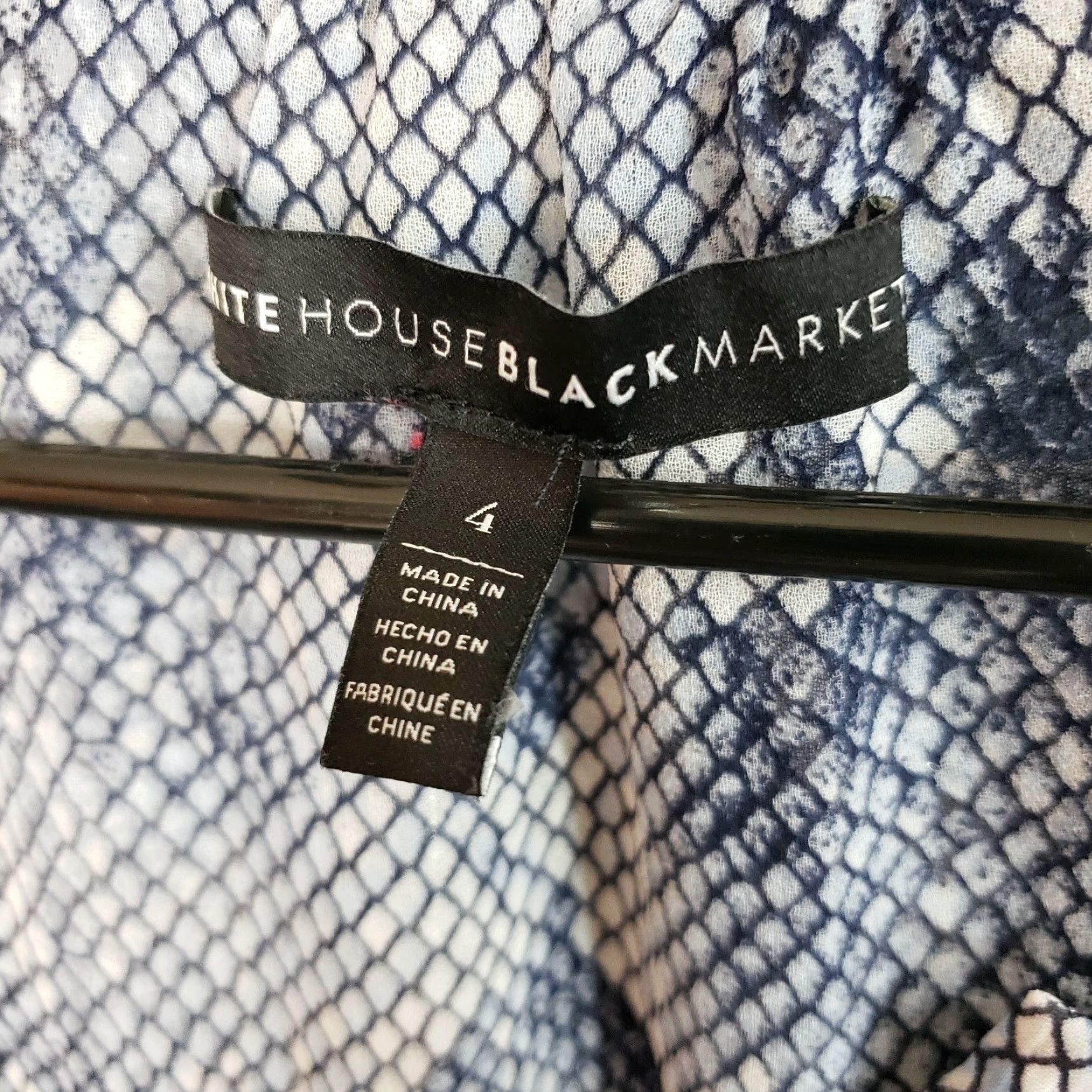White House Black Market White House Black Market Womens Blouse Sz 4 Blue Snakeskin Print Long Sleeve Size S / US 4 / IT 40 - 5 Thumbnail