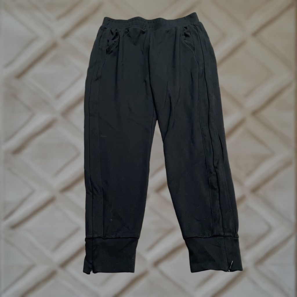 Fabletics Jogger Pants Womens Medium Black Ankle Zip 30x27 Lightweight Stretch Pockets Breathable Classic