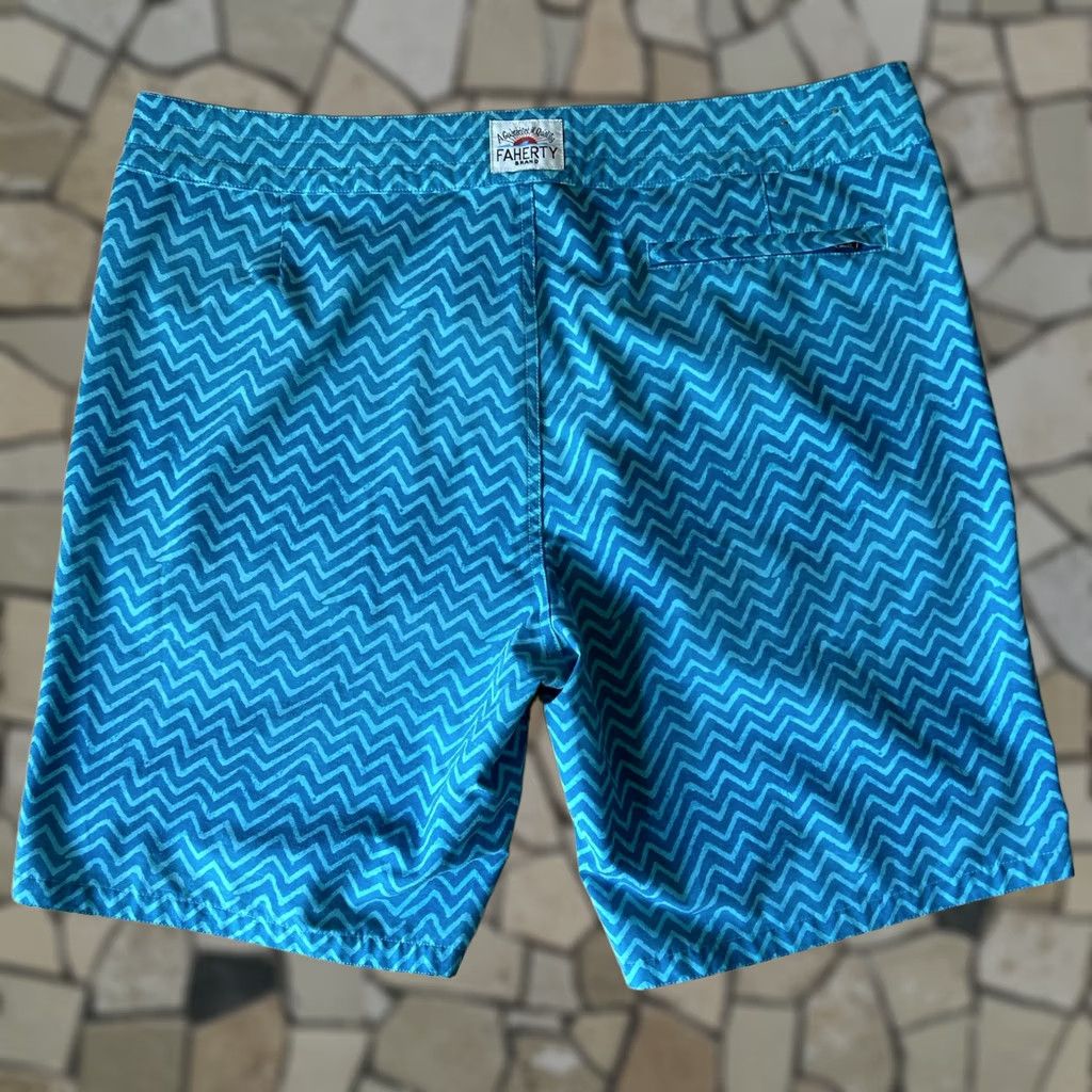 Faherty Faherty Board Shorts Blue 9” Inseam 38 Men’s Shorelite Active Swim Geometric Pockets Drawstring Lightweight Beach Hawaiian Modern 90s? Size US 38 / EU 54 - 1 Thumbnail
