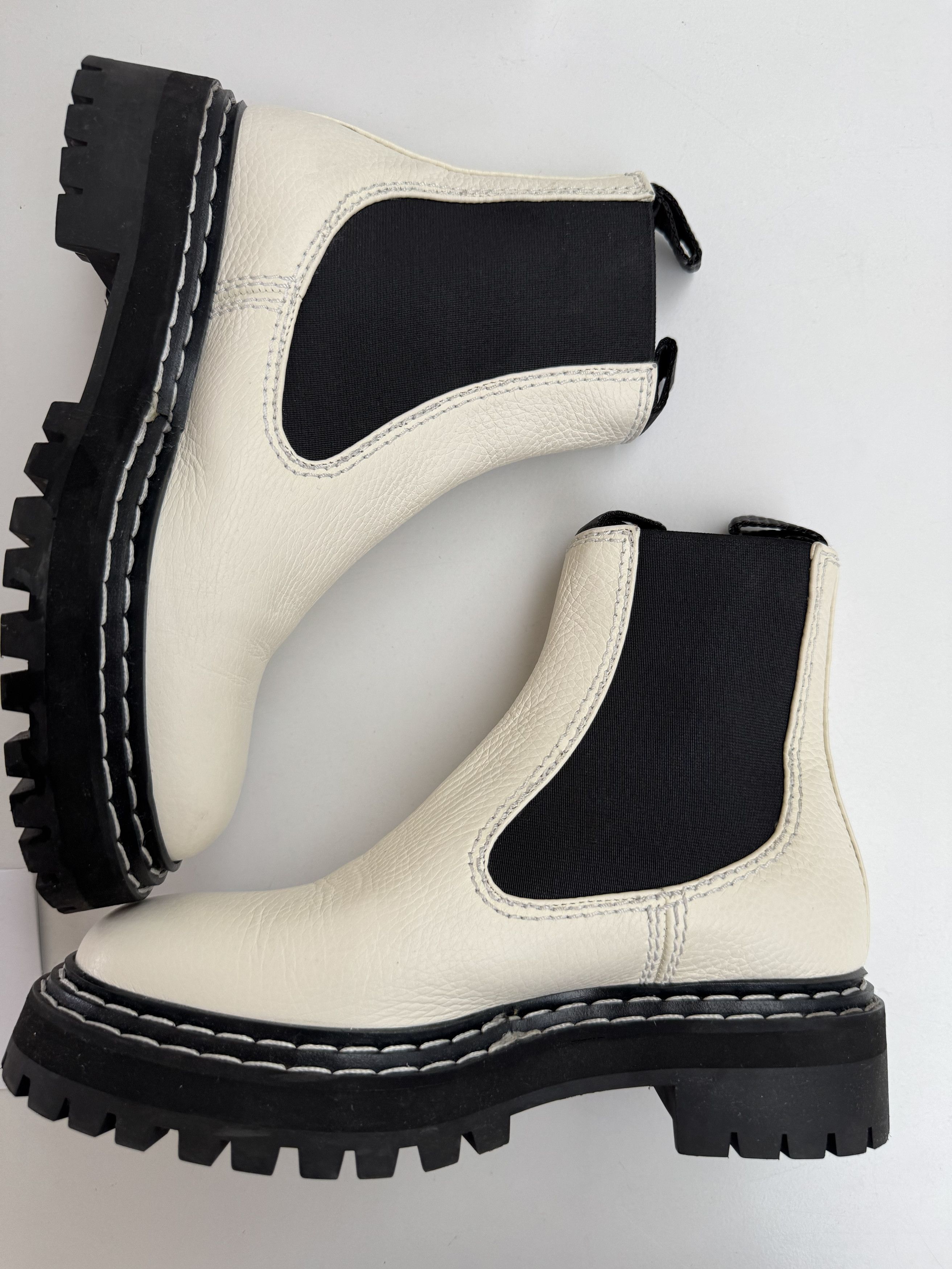 Proenza Schouler Proenza Schouler Lug Sole Platform Chelsea Boots Size US 6.5 / IT 36.5 - 5 Thumbnail