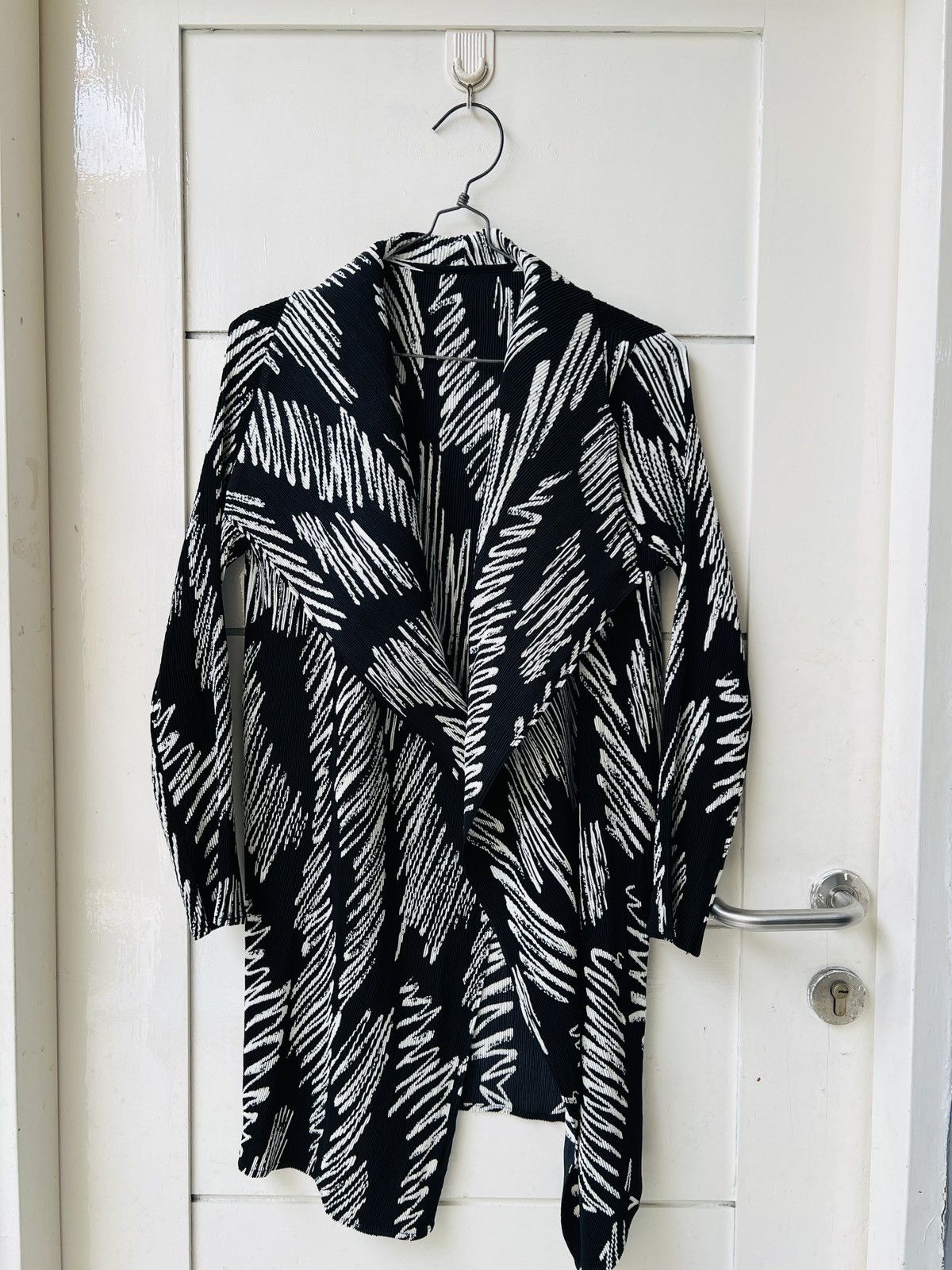 Issey Miyake × Japanese Brand Scratch Paint Pleats Outer Size S / US 4 / IT 40 - 8 Thumbnail