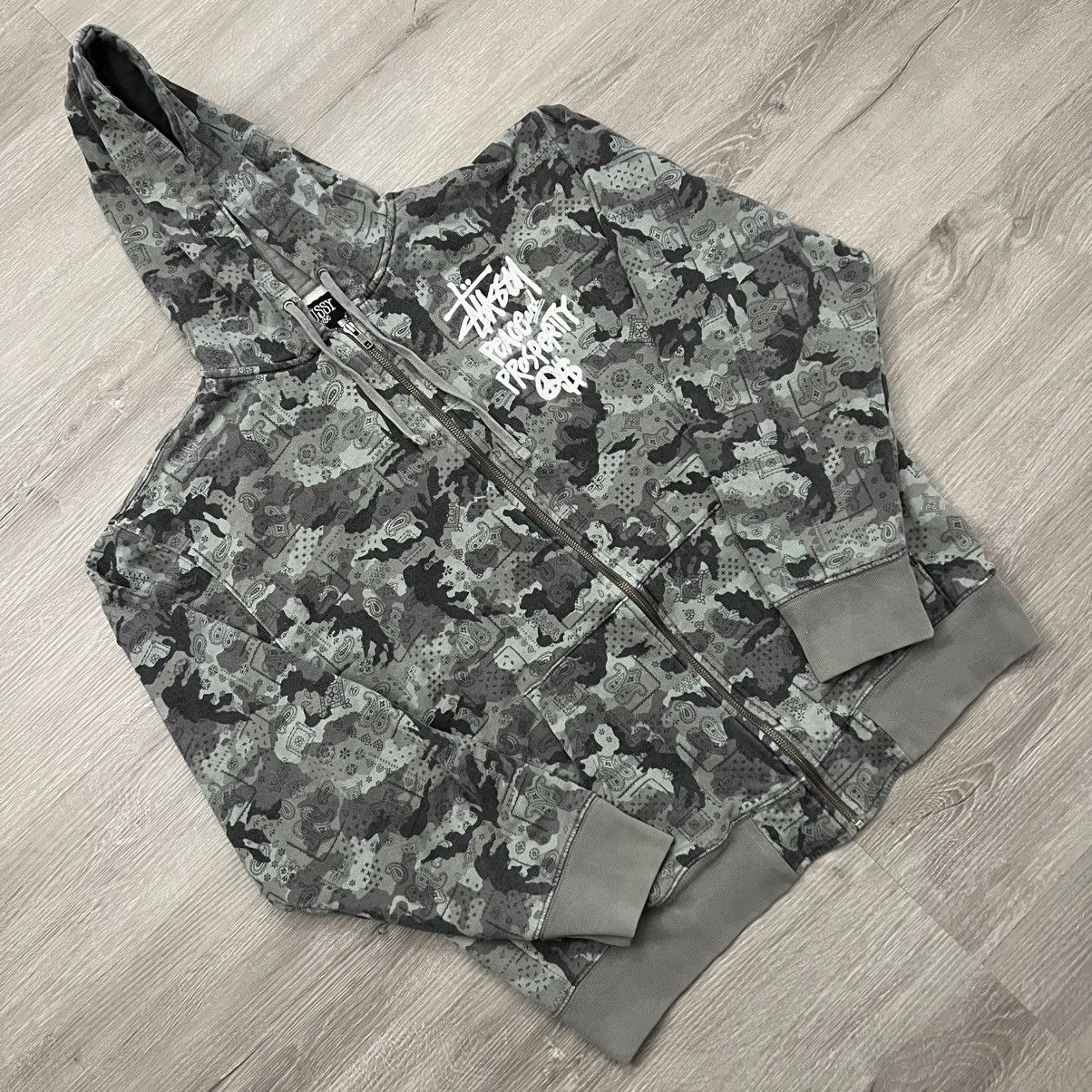 Stussy Stussy Peace and Prosperity Camo Zip Up Hoodie Size US XL / EU 56 / 4 - 1 Thumbnail