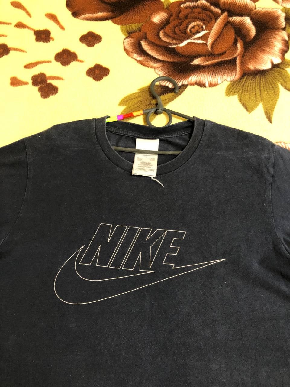 Nike Vintage Nike 90s Center Big Swoosh T Shirt streetwear Size US L / EU 52-54 / 3 - 7 Thumbnail