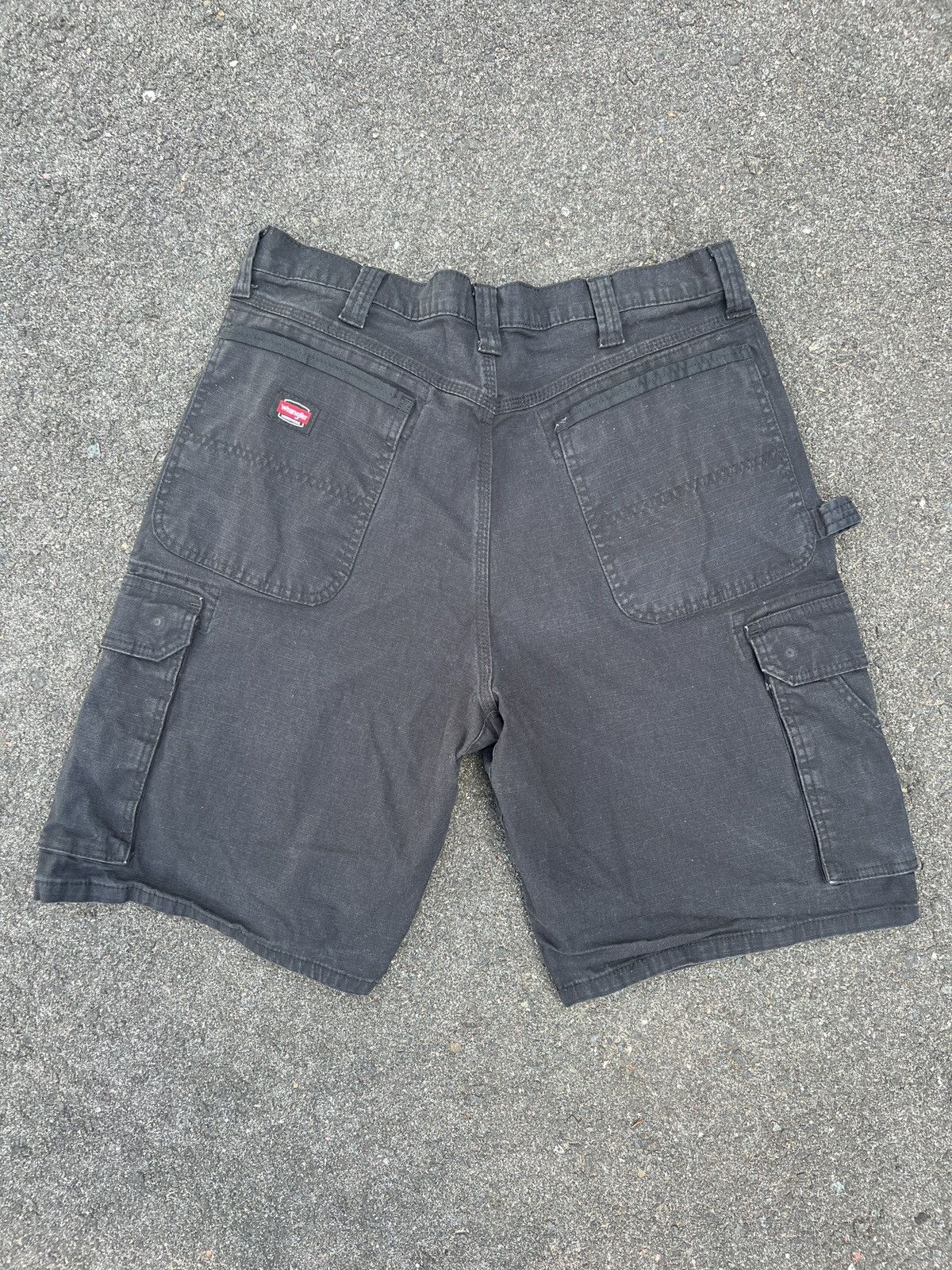 Wrangler Workwear Shorts Size US 36 / EU 52 - 2 Thumbnail