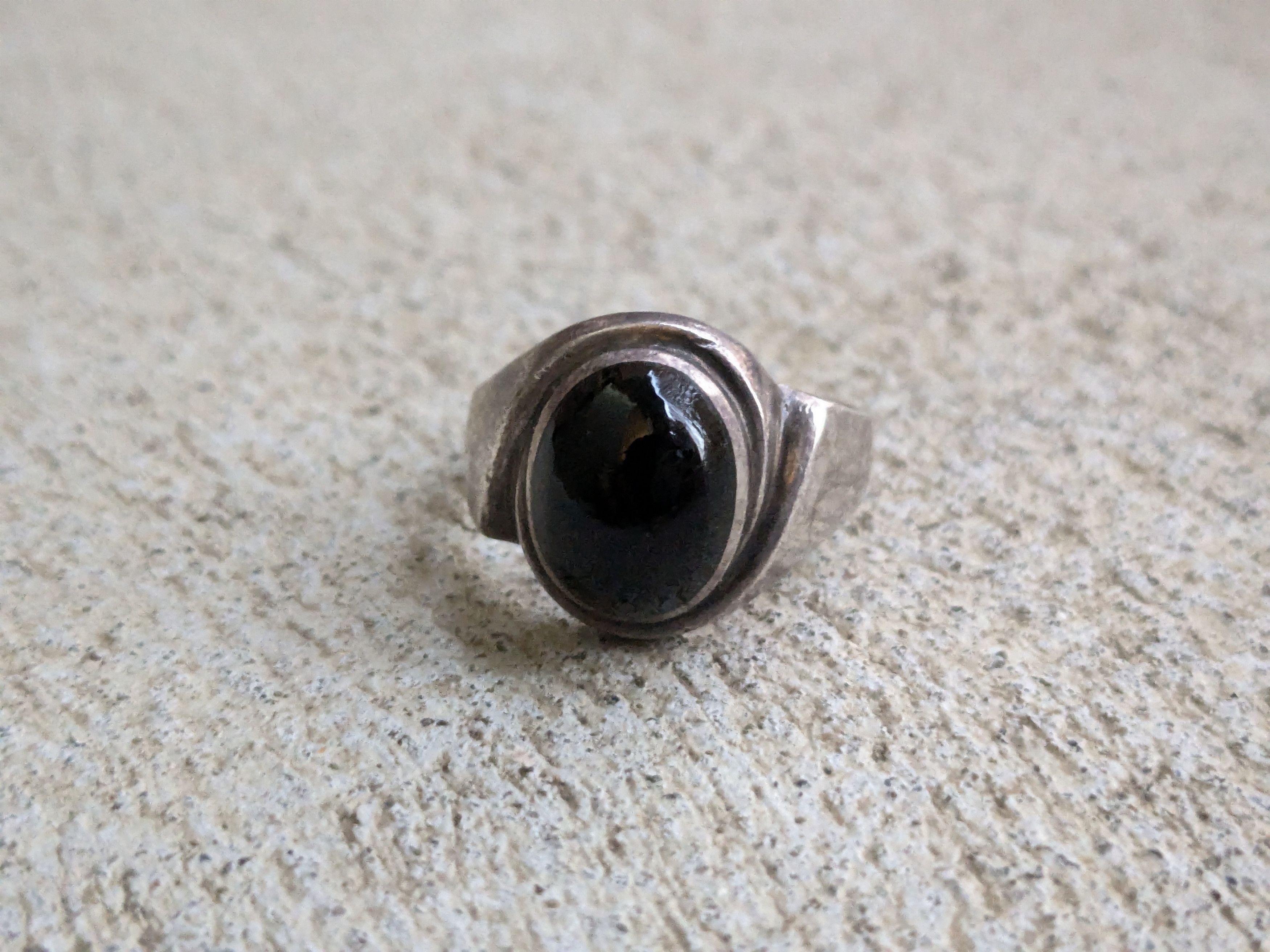Vintage Vintage Sterling Silver Signet Ring Black Oval 8.25 Size ONE SIZE - 3 Thumbnail