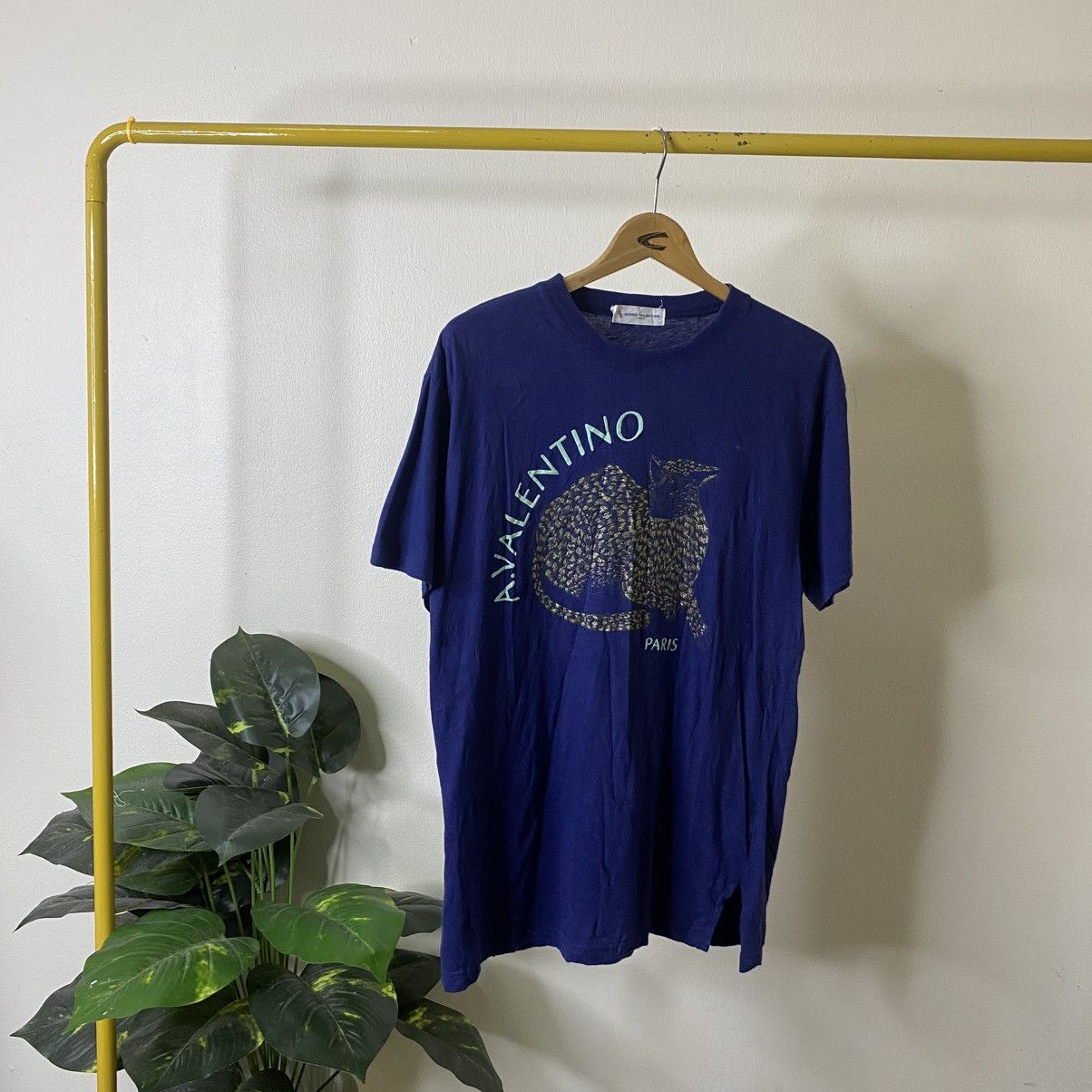 Valentino Vintage Andre Valentino Paris T Shirt Size US M / EU 48-50 / 2 - 1 Thumbnail